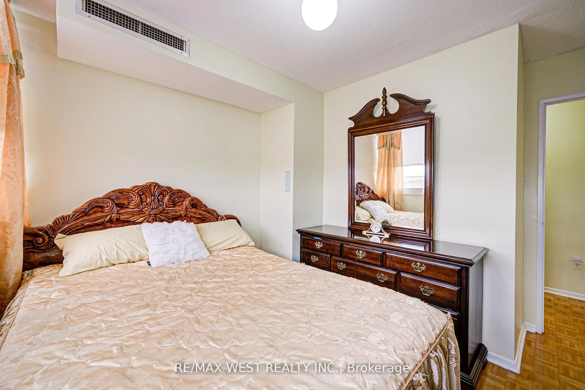 Photo 23 of Unit 906, 150 Neptune Drive, Toronto, Englemount-Lawrence — HOMEH