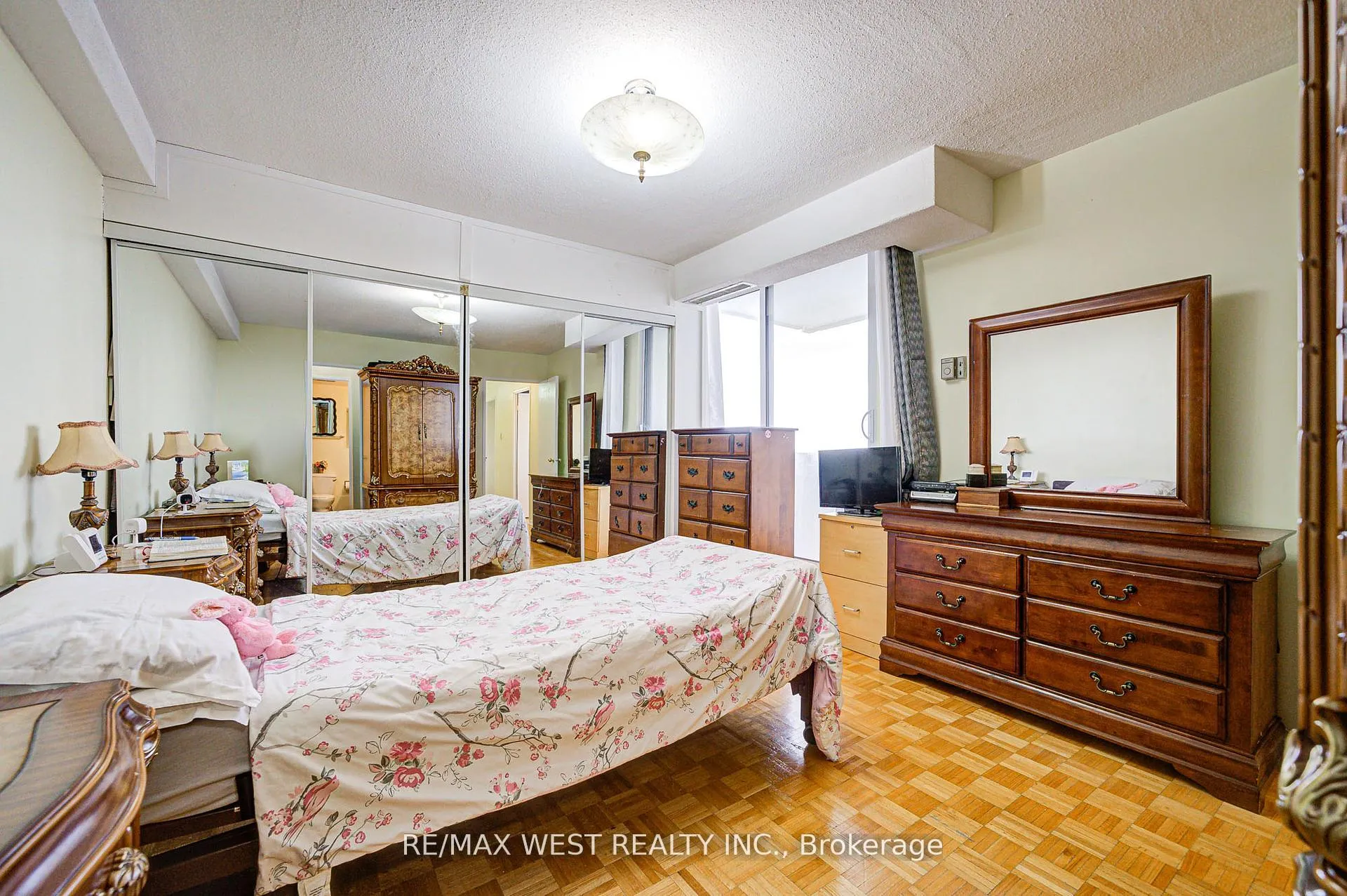 Photo 29 of Unit 906, 150 Neptune Drive, Toronto, Englemount-Lawrence — HOMEH