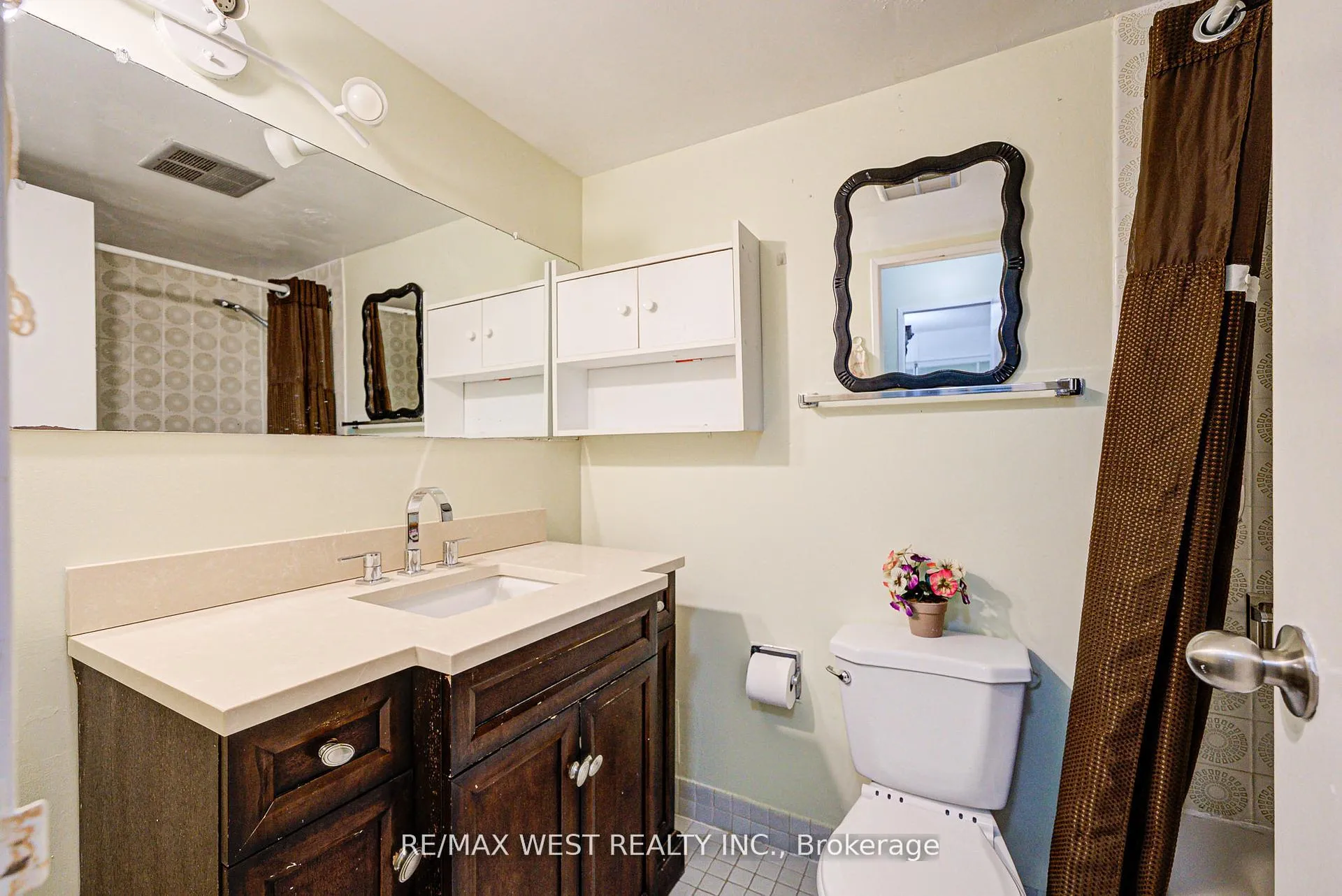 Photo 31 of Unit 906, 150 Neptune Drive, Toronto, Englemount-Lawrence — HOMEH
