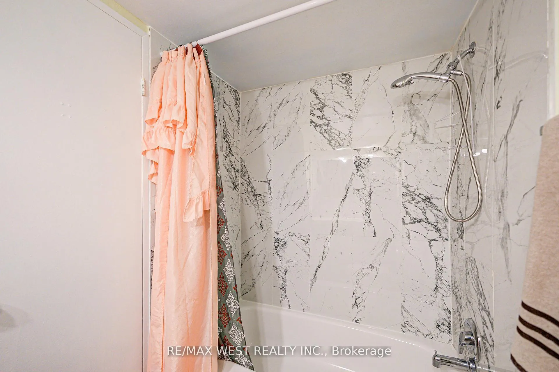 Photo 37 of Unit 906, 150 Neptune Drive, Toronto, Englemount-Lawrence — HOMEH