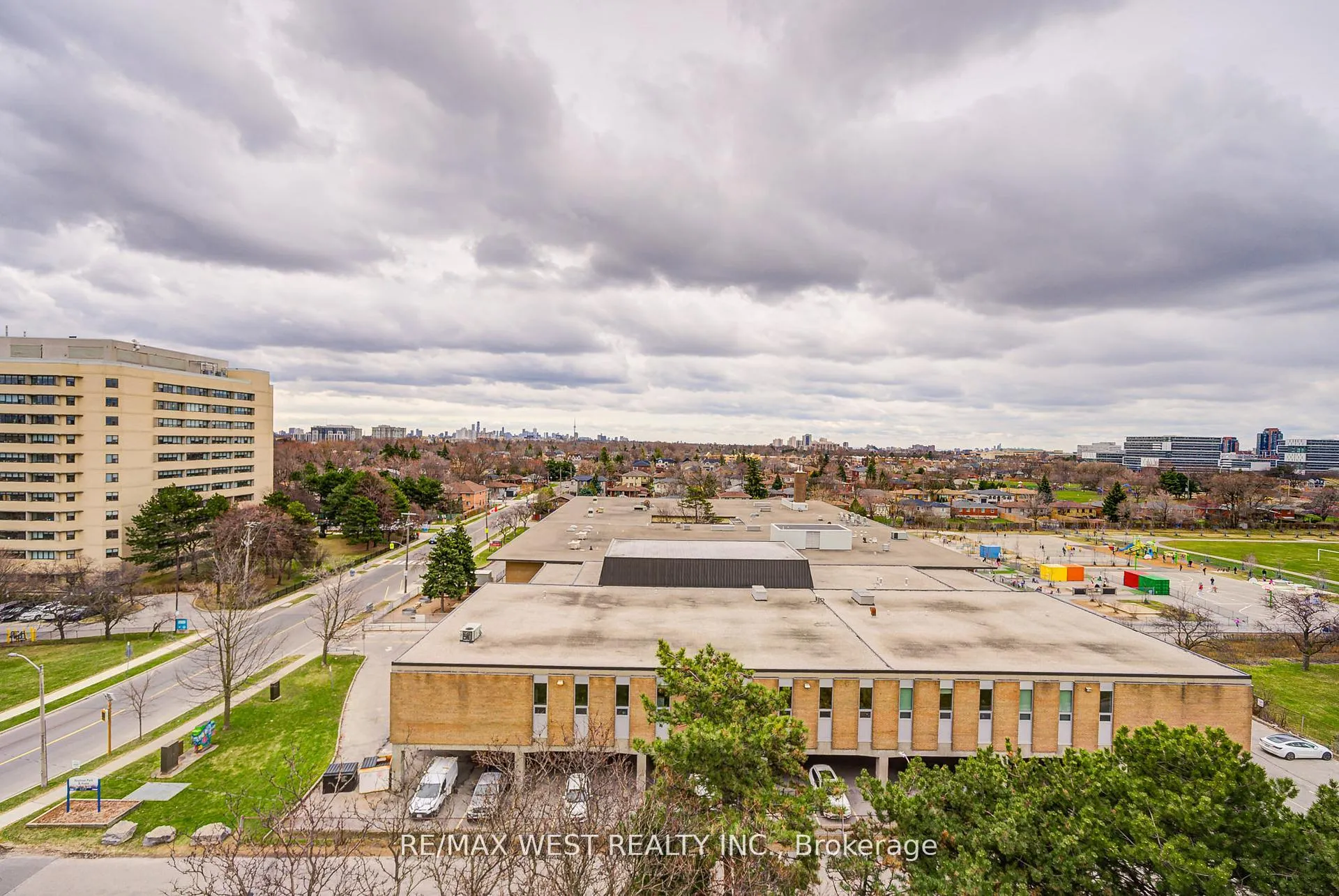 Photo 45 of Unit 906, 150 Neptune Drive, Toronto, Englemount-Lawrence — HOMEH