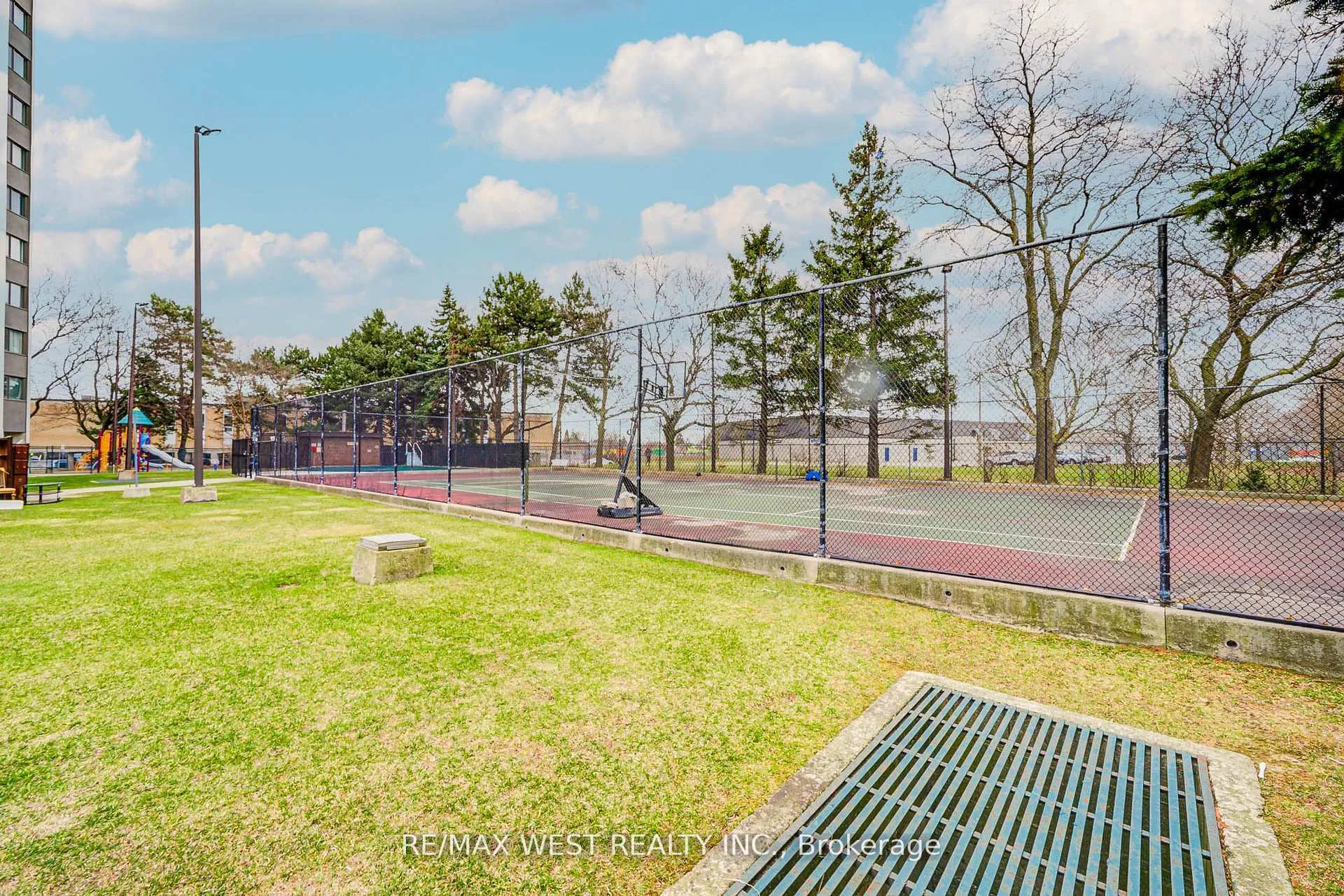 Photo 47 of Unit 906, 150 Neptune Drive, Toronto, Englemount-Lawrence — HOMEH