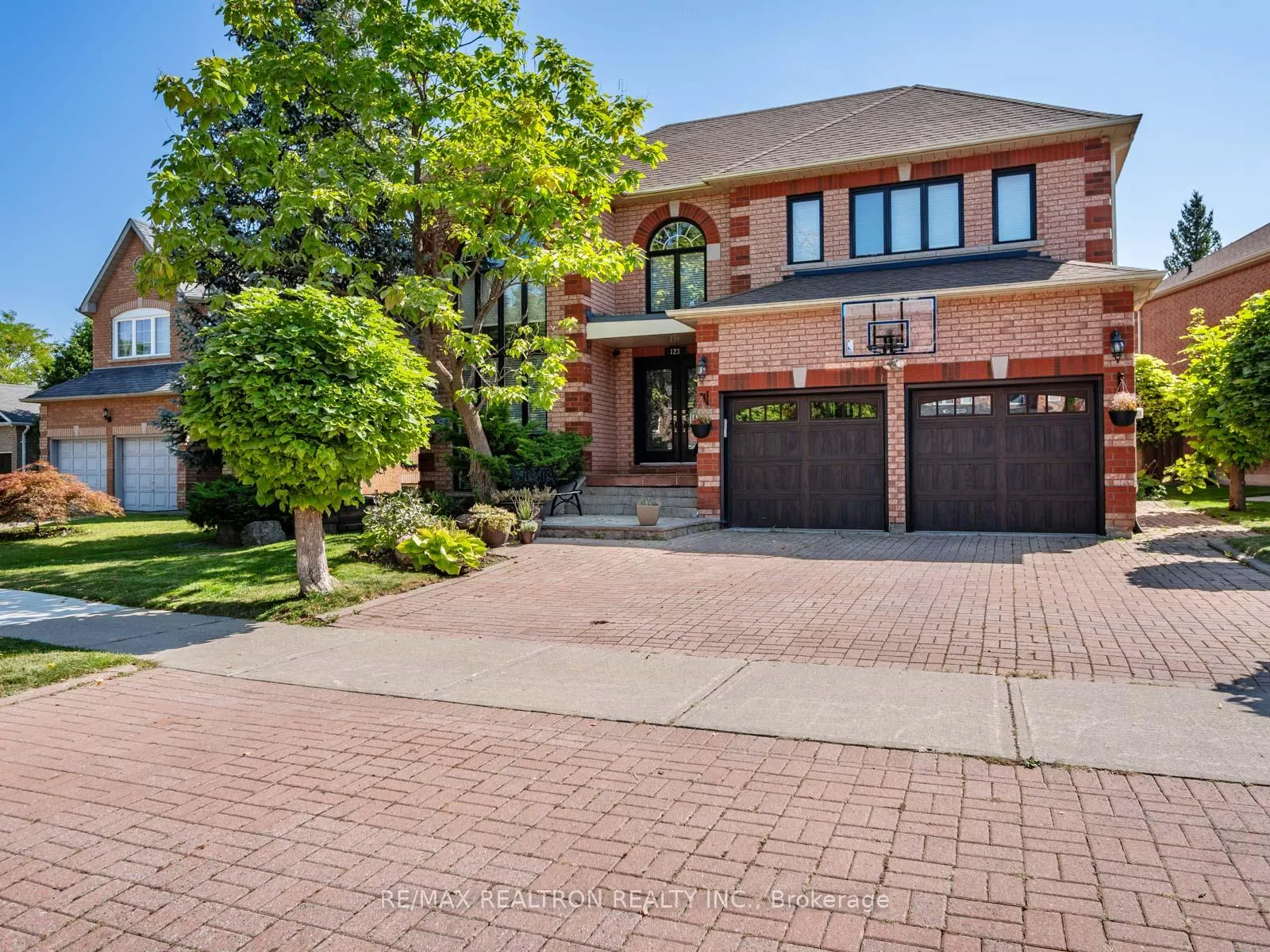 Photo 2 of 123 Hammerstone Crescent, Vaughan, Beverley Glen — HOMEH