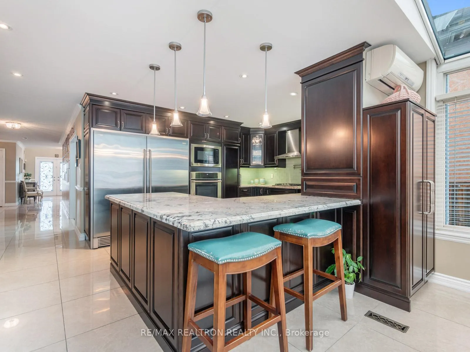 Photo 3 of 123 Hammerstone Crescent, Vaughan, Beverley Glen — HOMEH
