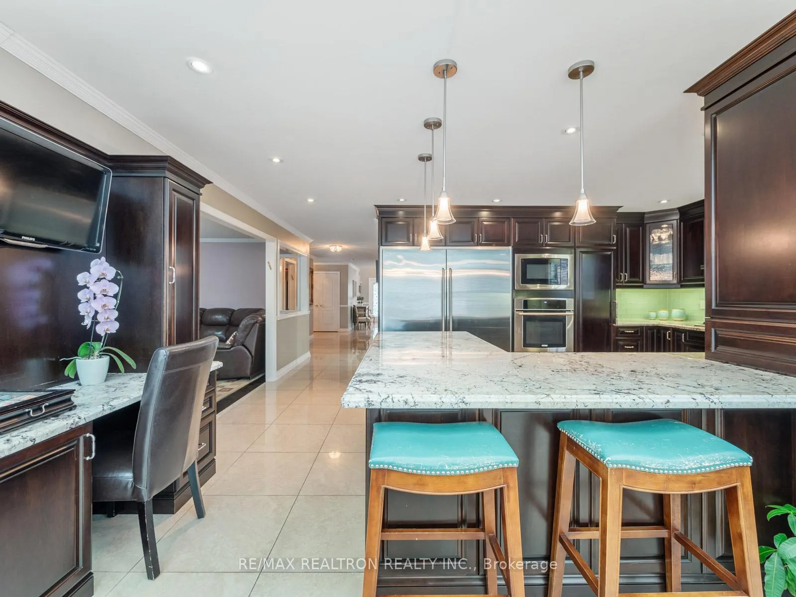 Photo 4 of 123 Hammerstone Crescent, Vaughan, Beverley Glen — HOMEH