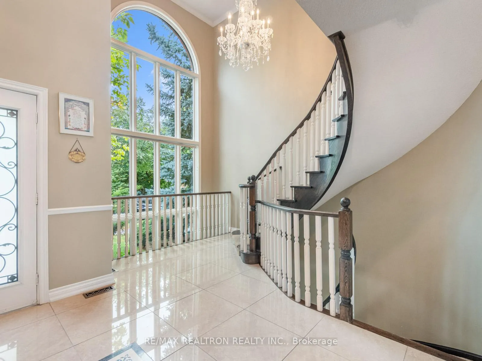 Photo 15 of 123 Hammerstone Crescent, Vaughan, Beverley Glen — HOMEH
