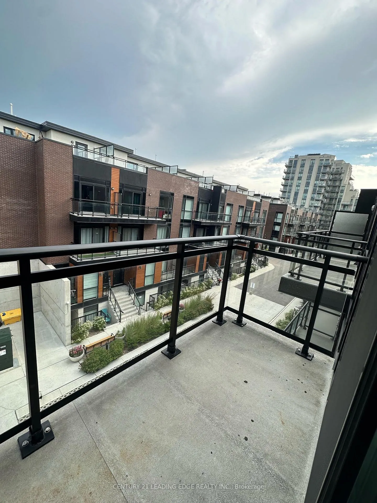 Photo 8 of Unit C104, 5299 Highway 7, Vaughan, Vaughan Grove — HOMEH