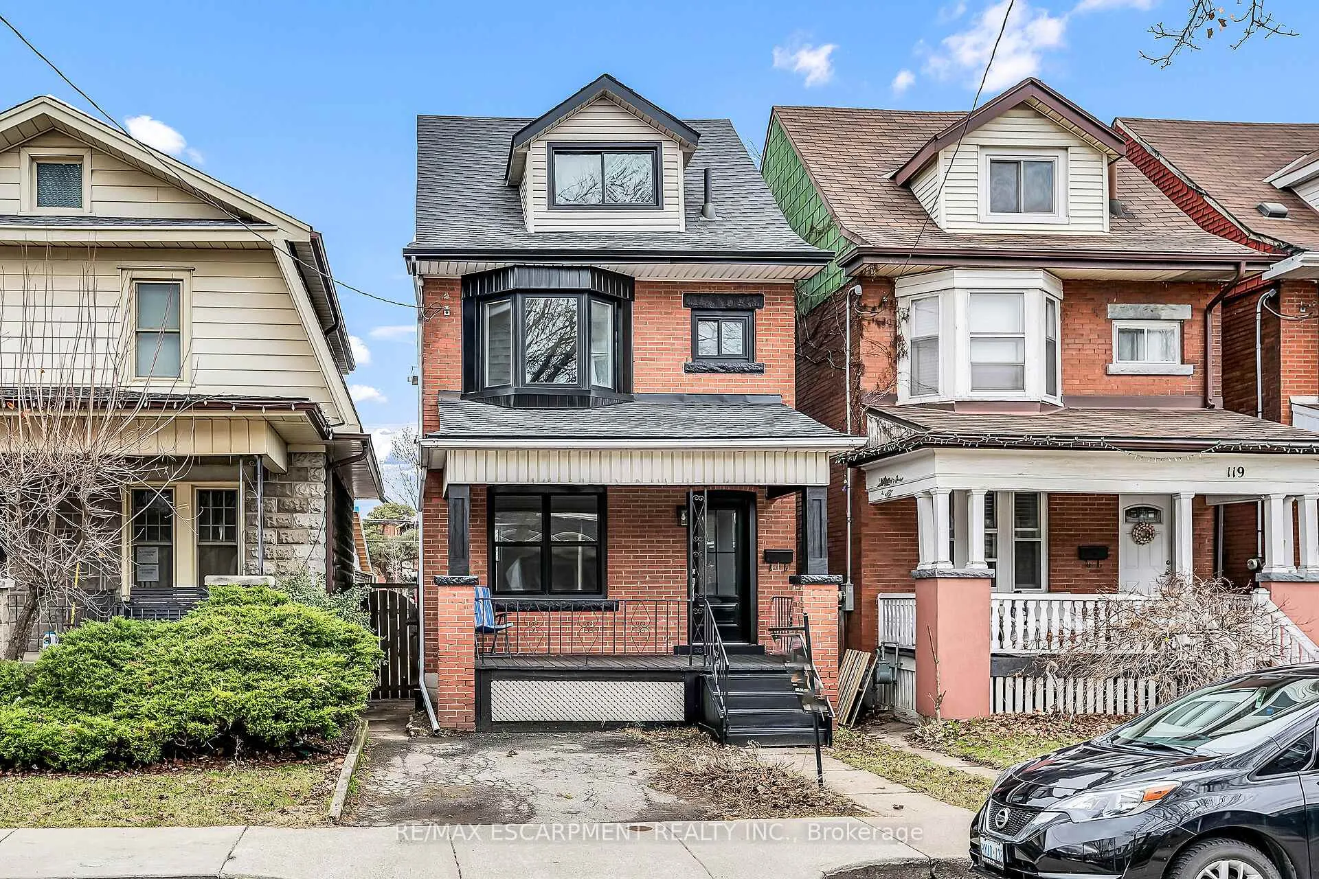 Photo 1 of 117 Rosslyn Avenue N, Hamilton, Crown Point — HOMEH