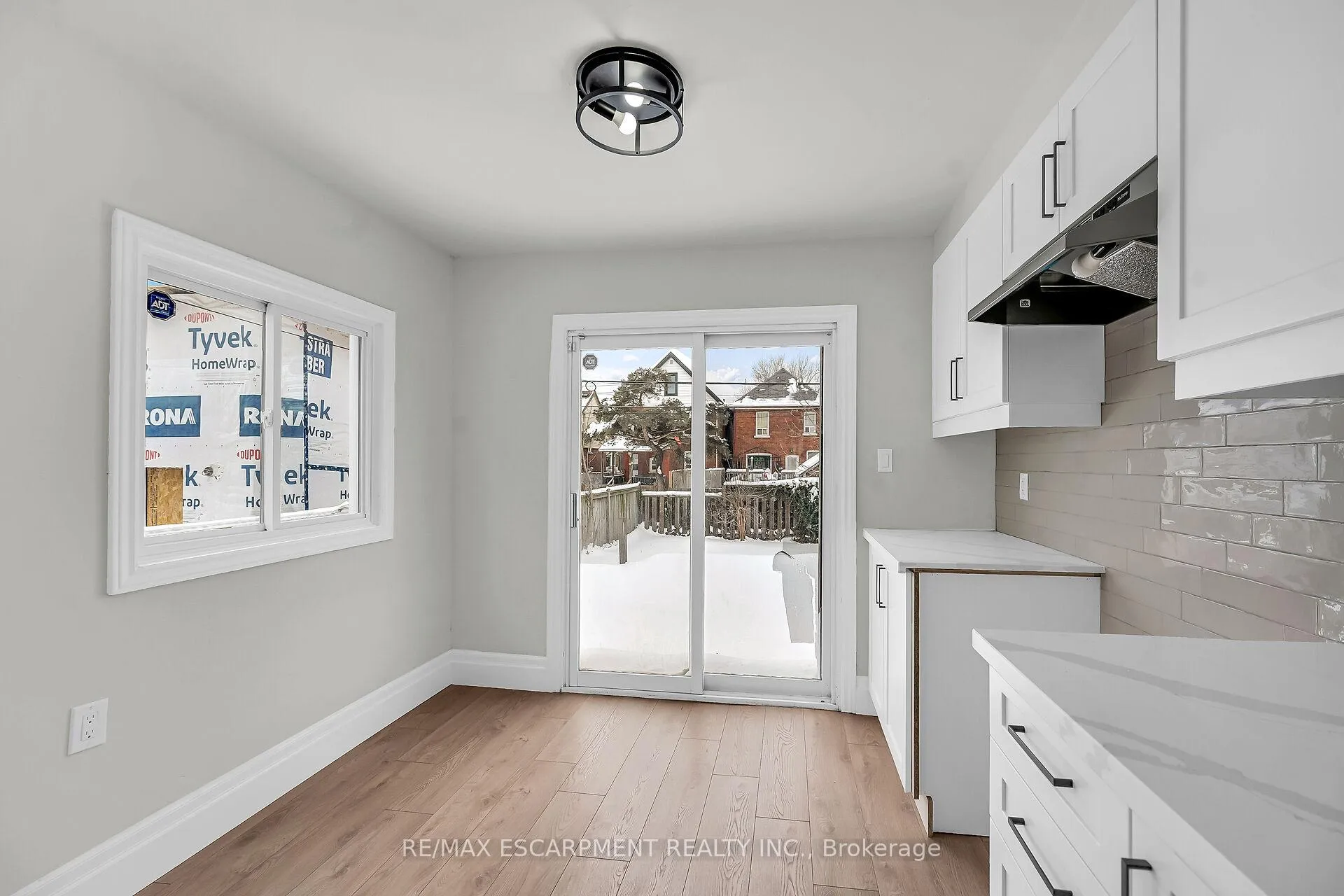 Photo 15 of 117 Rosslyn Avenue N, Hamilton, Crown Point — HOMEH