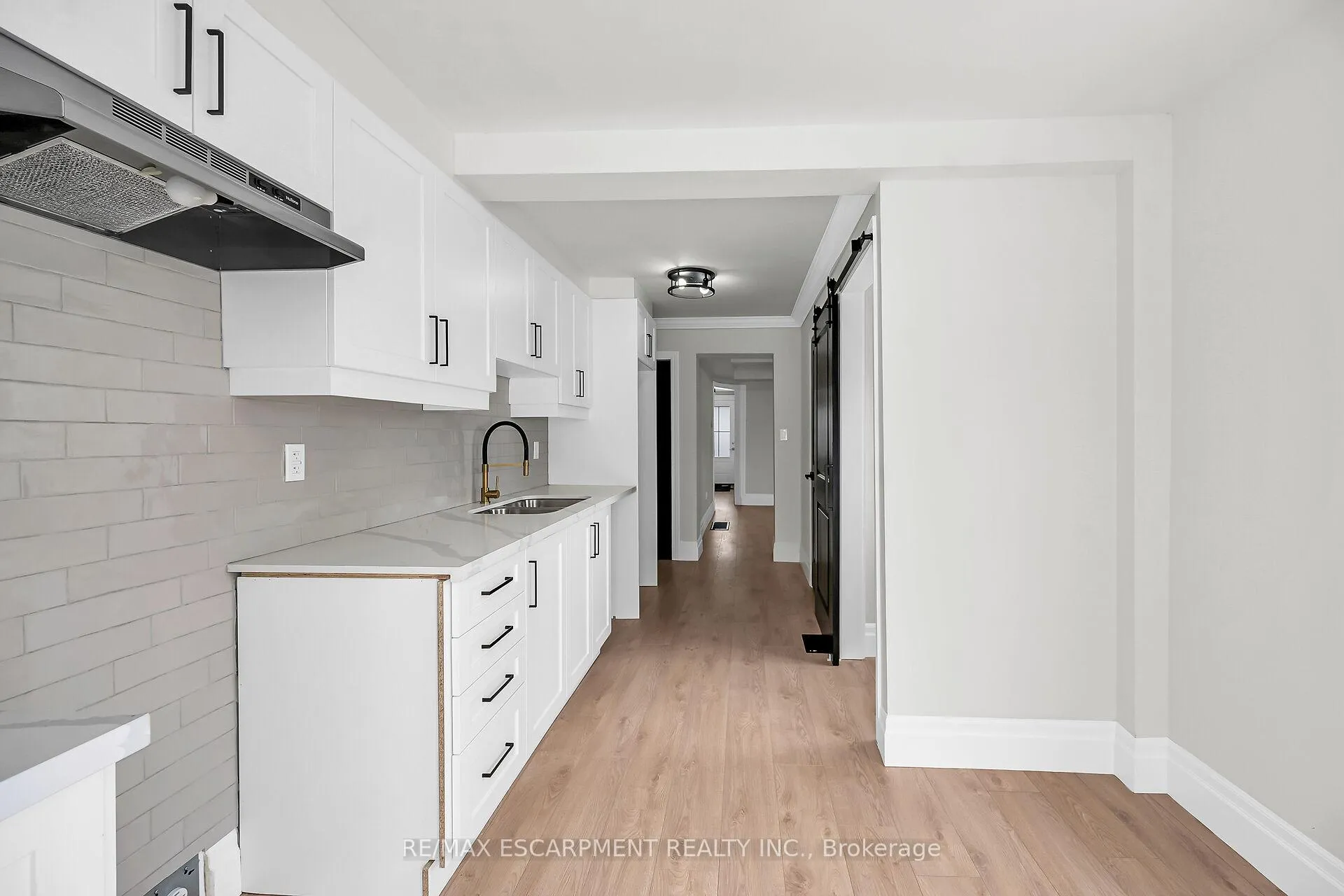 Photo 16 of 117 Rosslyn Avenue N, Hamilton, Crown Point — HOMEH