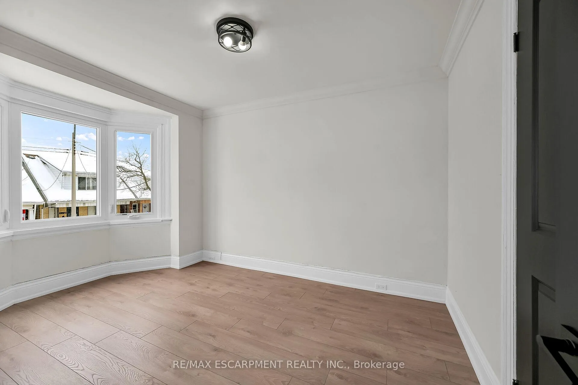 Photo 23 of 117 Rosslyn Avenue N, Hamilton, Crown Point — HOMEH