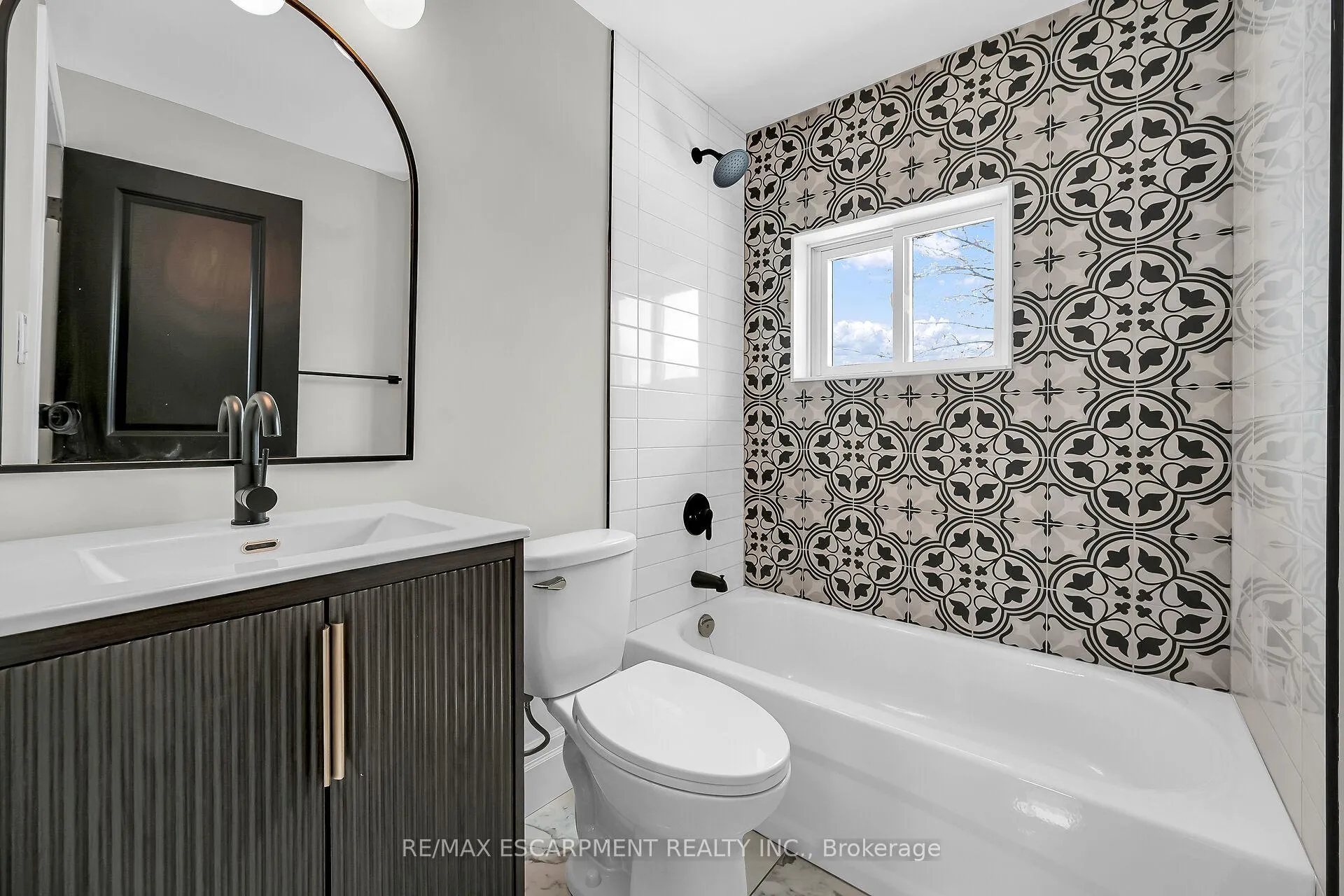 Photo 26 of 117 Rosslyn Avenue N, Hamilton, Crown Point — HOMEH