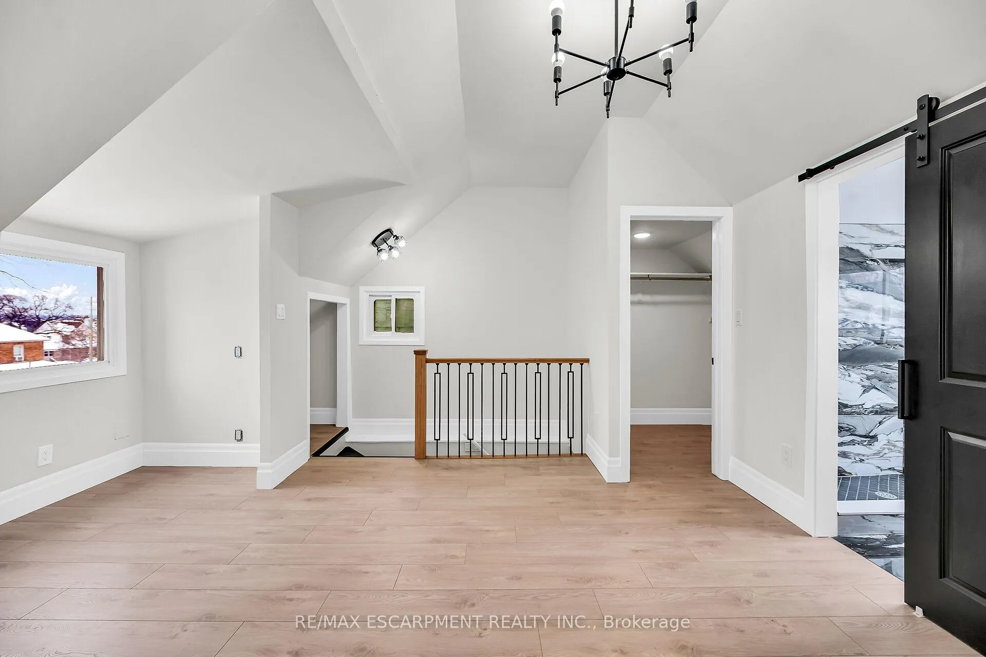 Photo 31 of 117 Rosslyn Avenue N, Hamilton, Crown Point — HOMEH