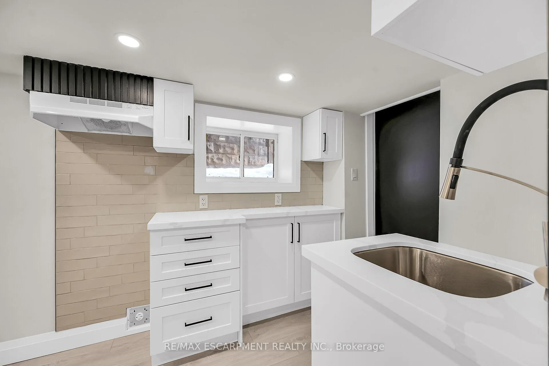 Photo 39 of 117 Rosslyn Avenue N, Hamilton, Crown Point — HOMEH