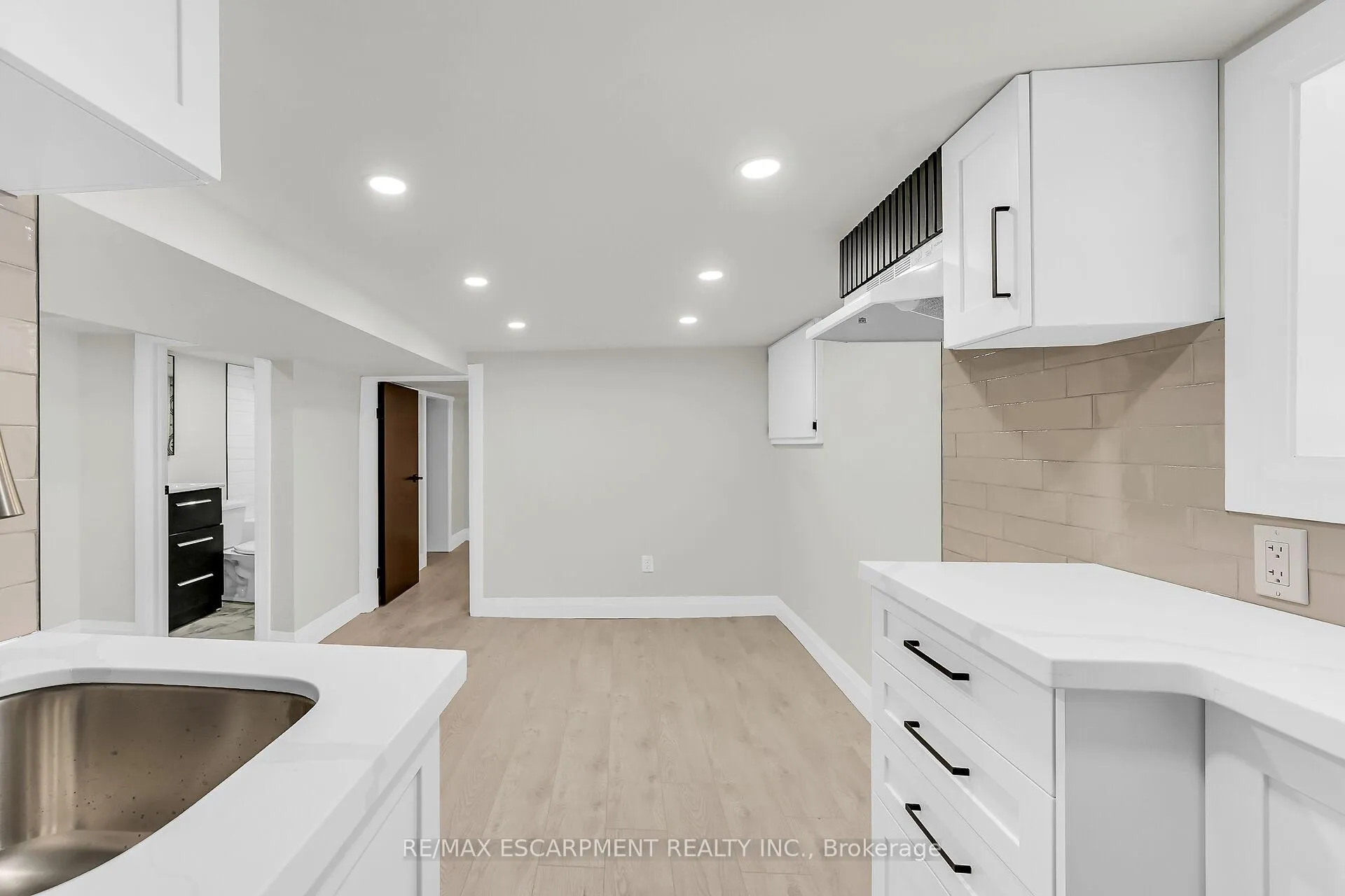 Photo 40 of 117 Rosslyn Avenue N, Hamilton, Crown Point — HOMEH