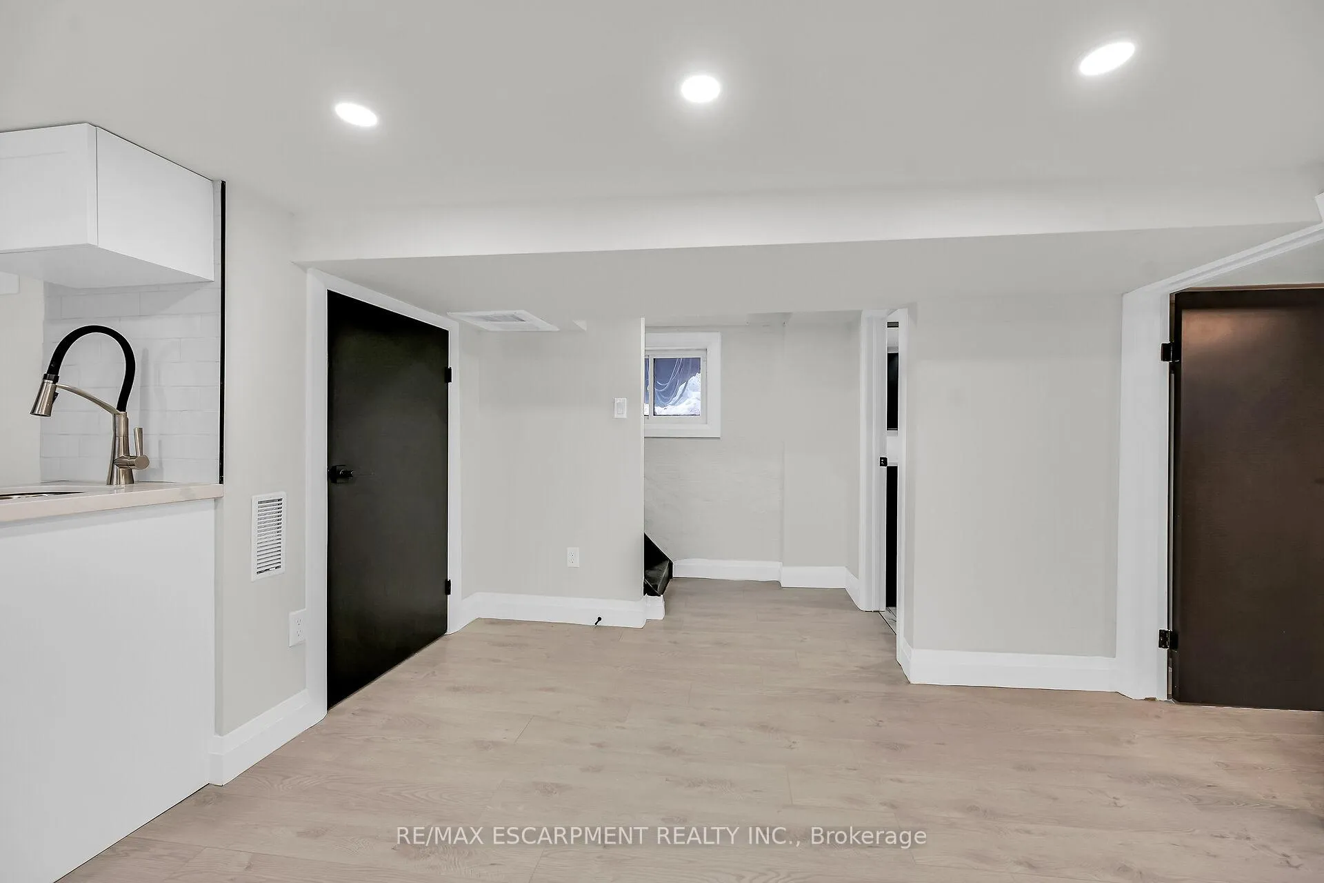 Photo 42 of 117 Rosslyn Avenue N, Hamilton, Crown Point — HOMEH