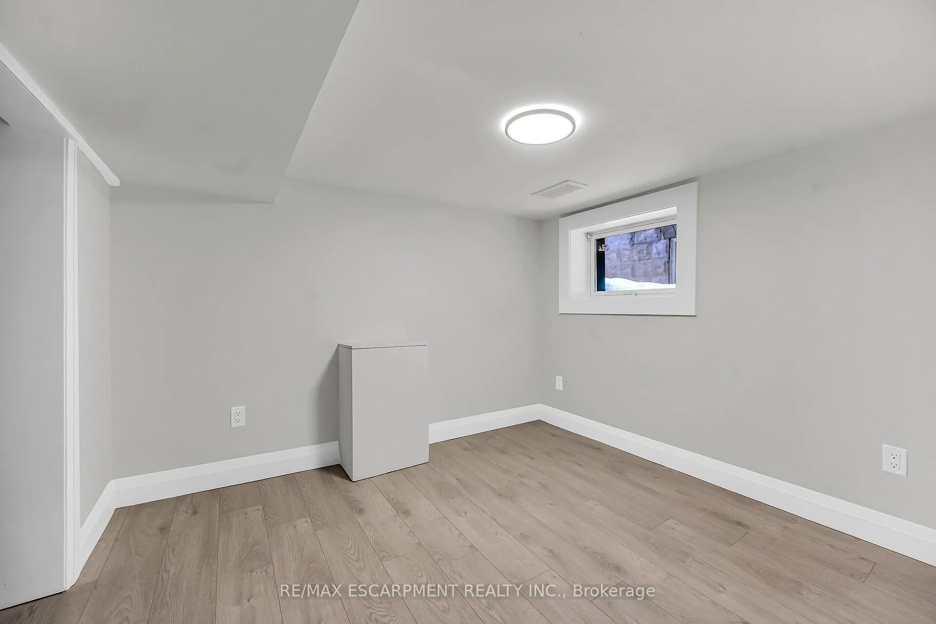Photo 43 of 117 Rosslyn Avenue N, Hamilton, Crown Point — HOMEH