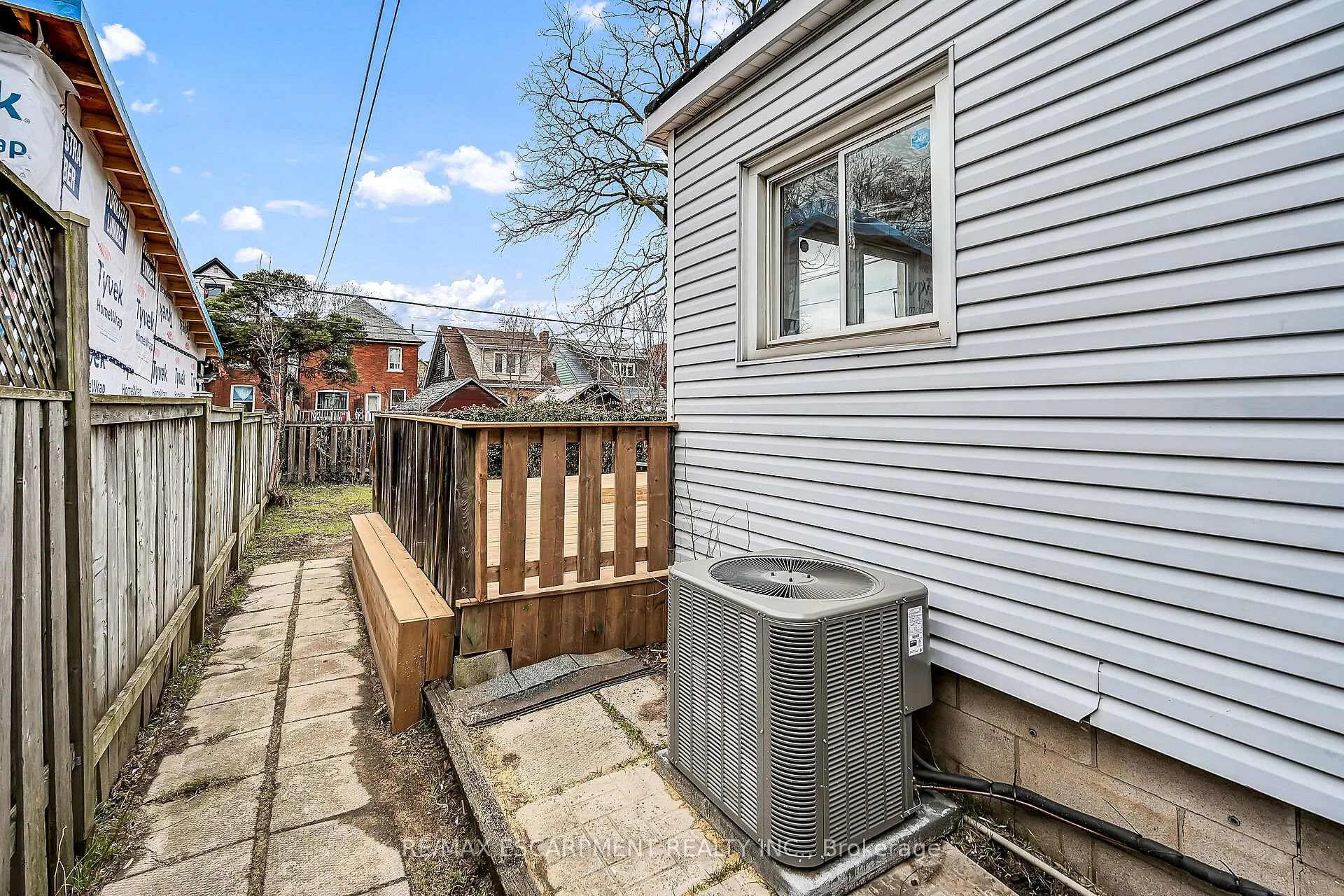 Photo 47 of 117 Rosslyn Avenue N, Hamilton, Crown Point — HOMEH
