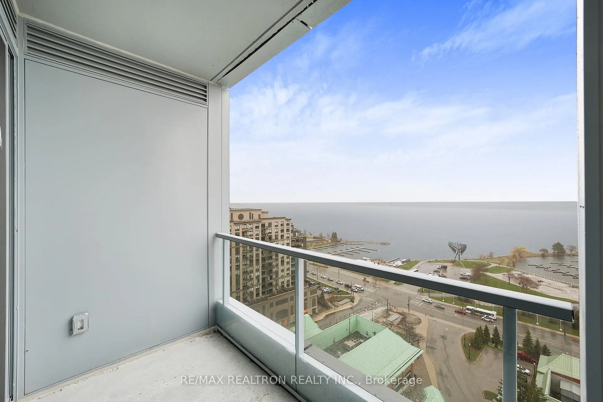 Photo 13 of Unit 1509, 39 Mary Street, Barrie, City Centre — HOMEH
