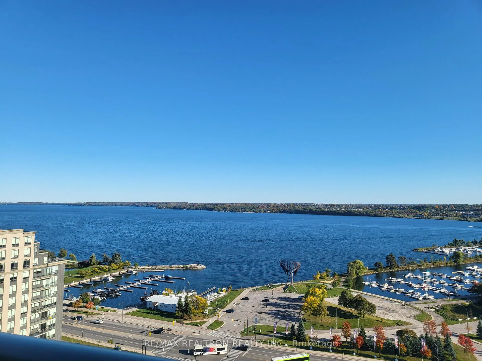 Photo 14 of Unit 1509, 39 Mary Street, Barrie, City Centre — HOMEH
