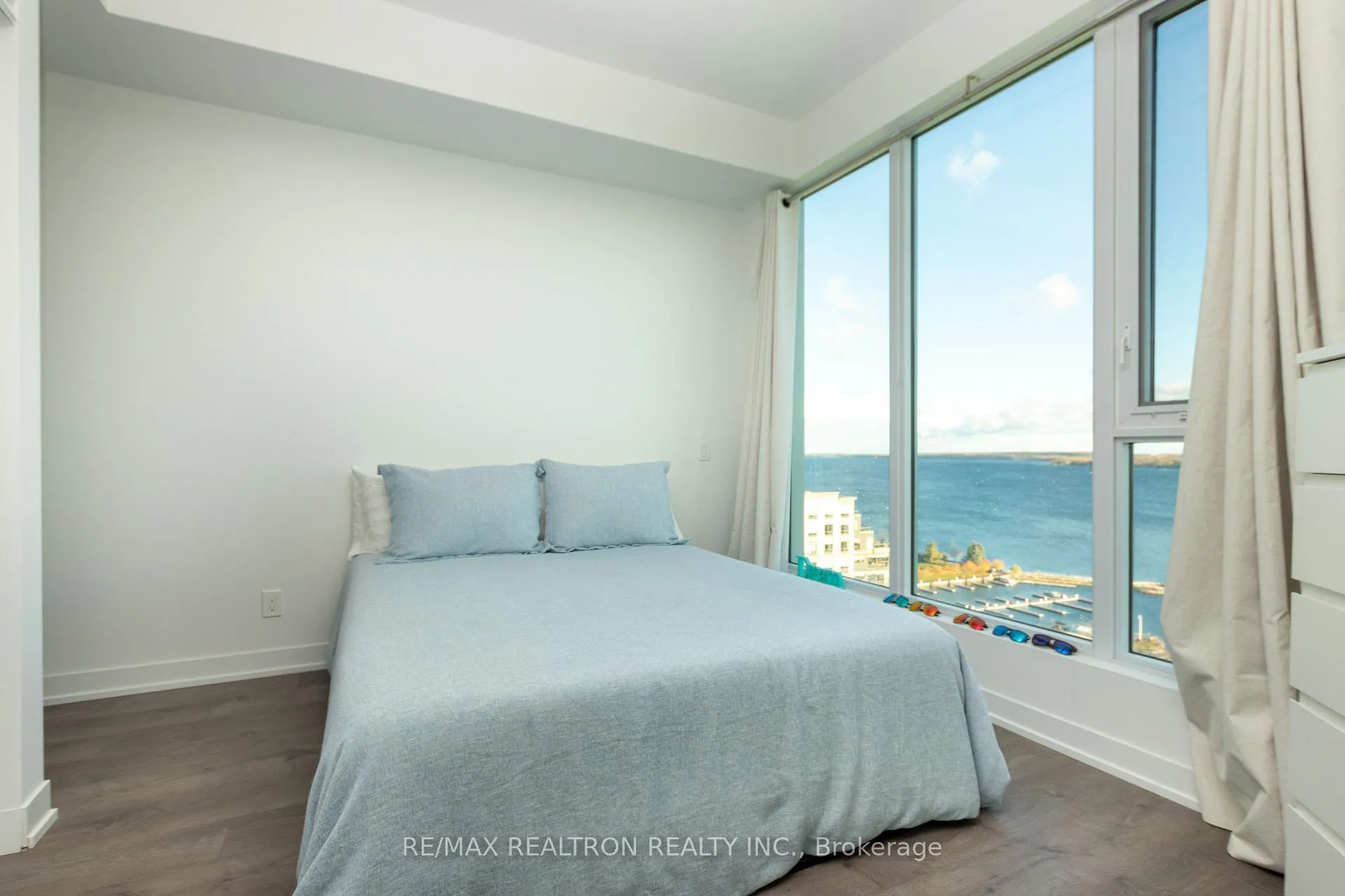 Photo 25 of Unit 1509, 39 Mary Street, Barrie, City Centre — HOMEH