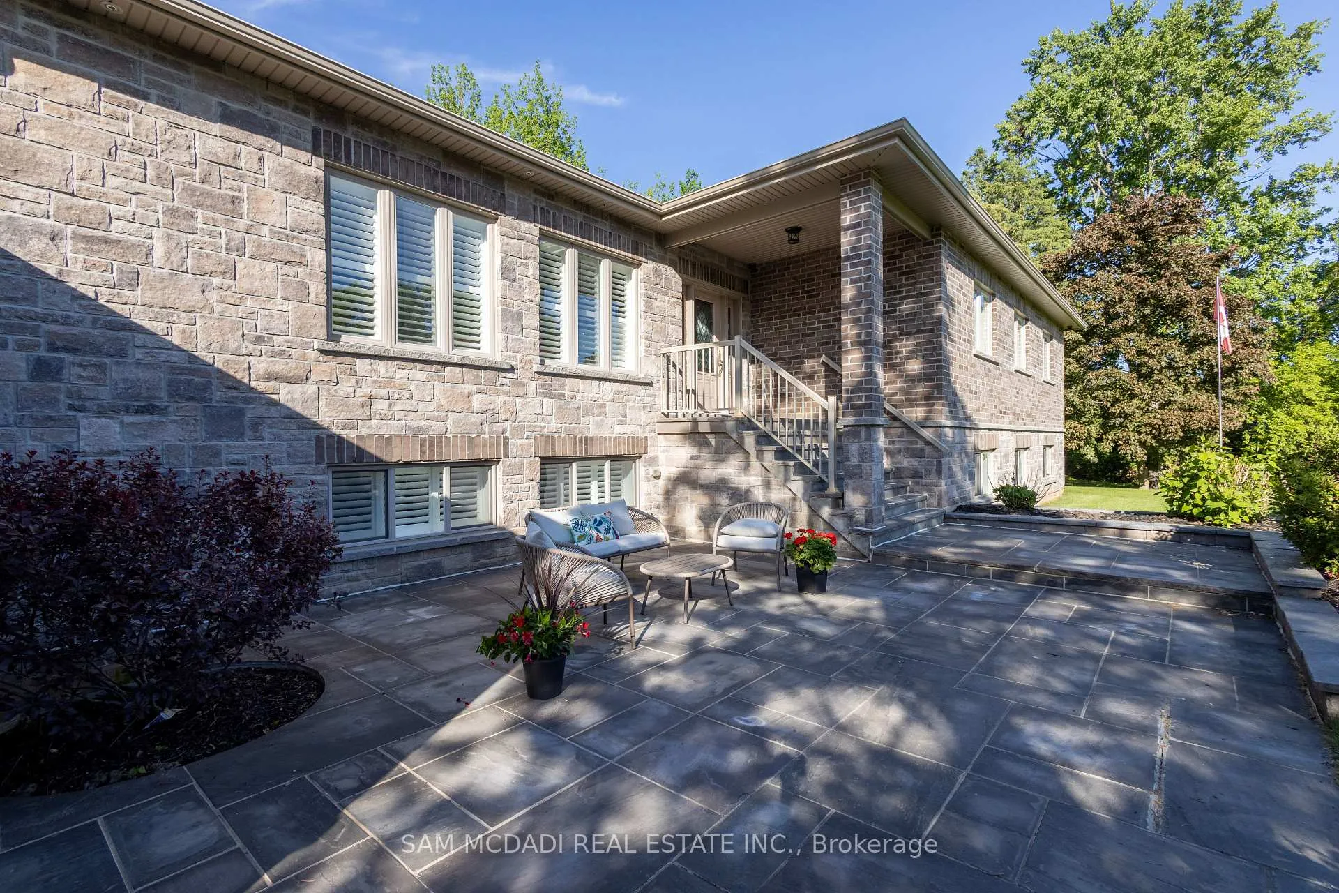 Photo 10 of 395 King Street E, Caledon, Bolton North — HOMEH