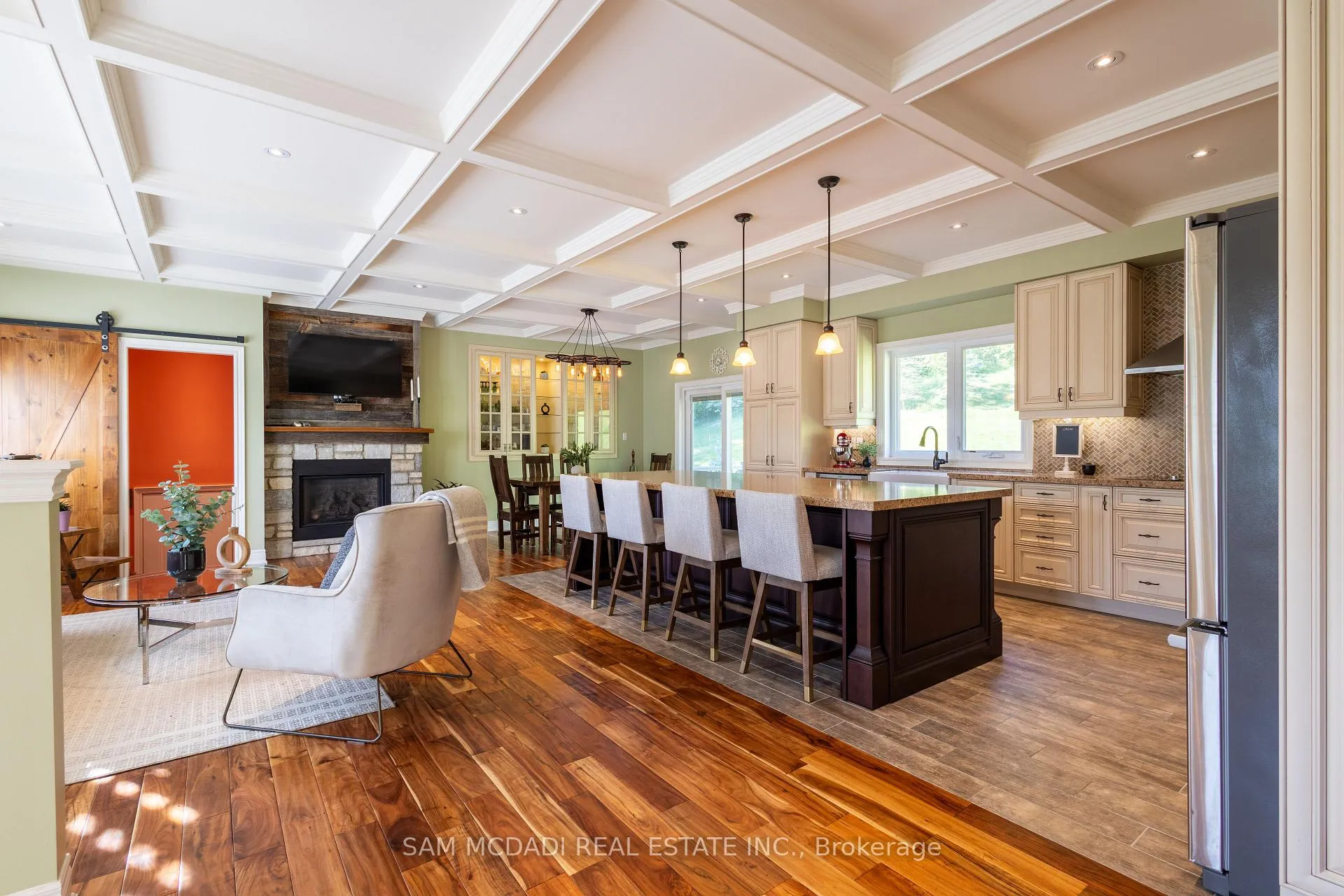 Photo 13 of 395 King Street E, Caledon, Bolton North — HOMEH