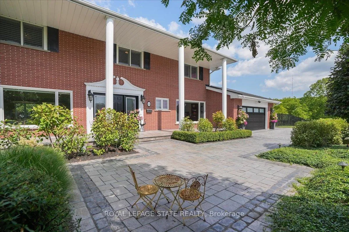 Front of 10 Azalea Court