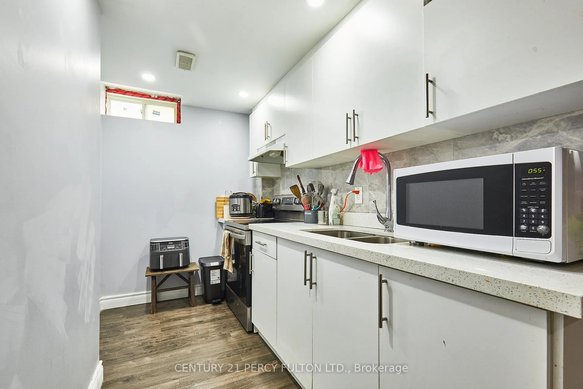 Photo 7 of 91 Laprade Square, Clarington, Bowmanville — HOMEH