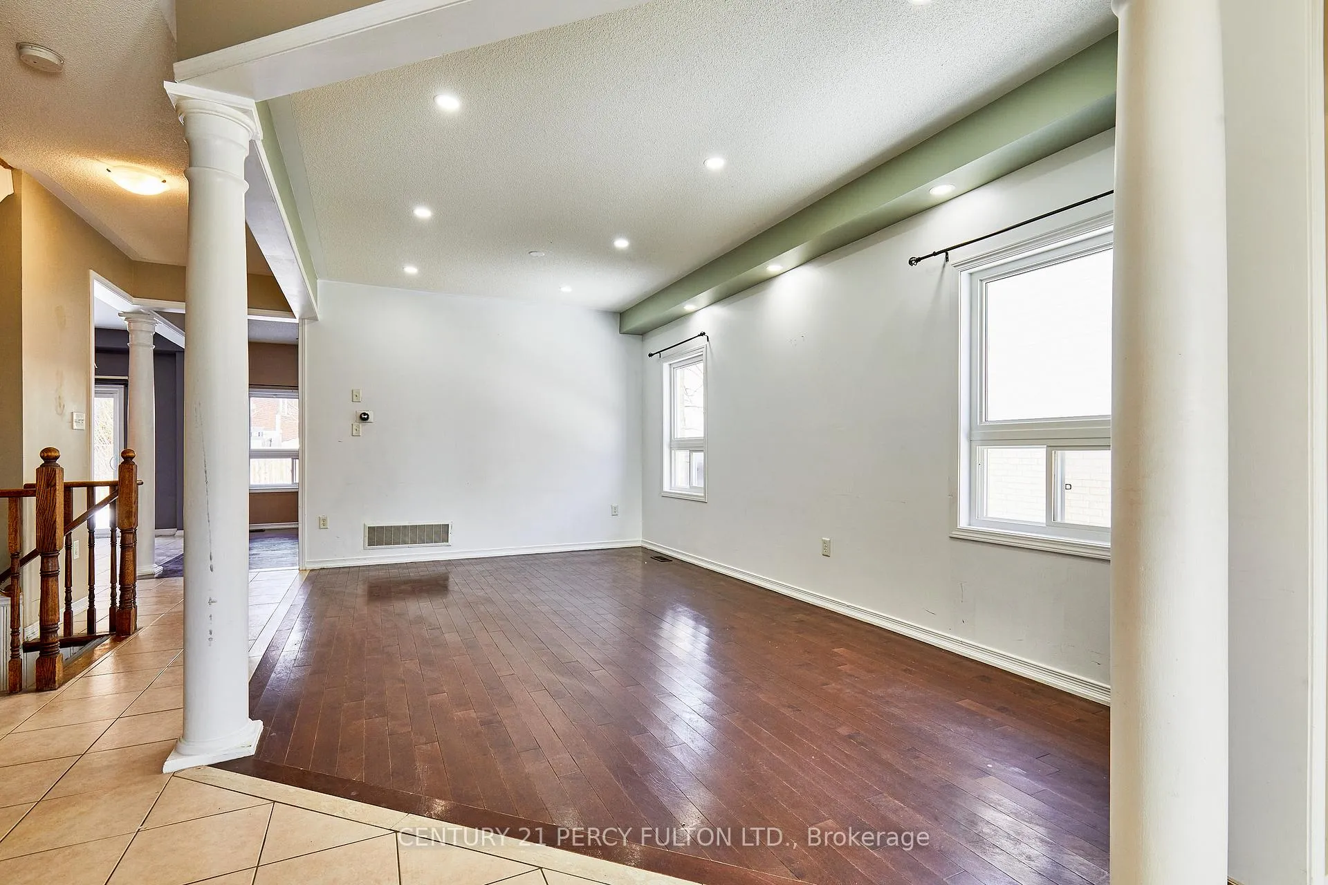 Photo 12 of 91 Laprade Square, Clarington, Bowmanville — HOMEH