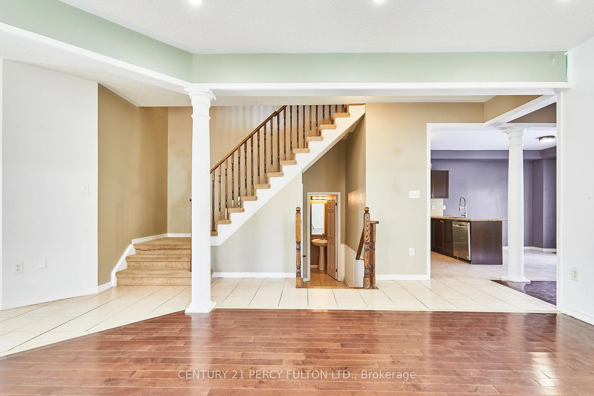 Photo 13 of 91 Laprade Square, Clarington, Bowmanville — HOMEH
