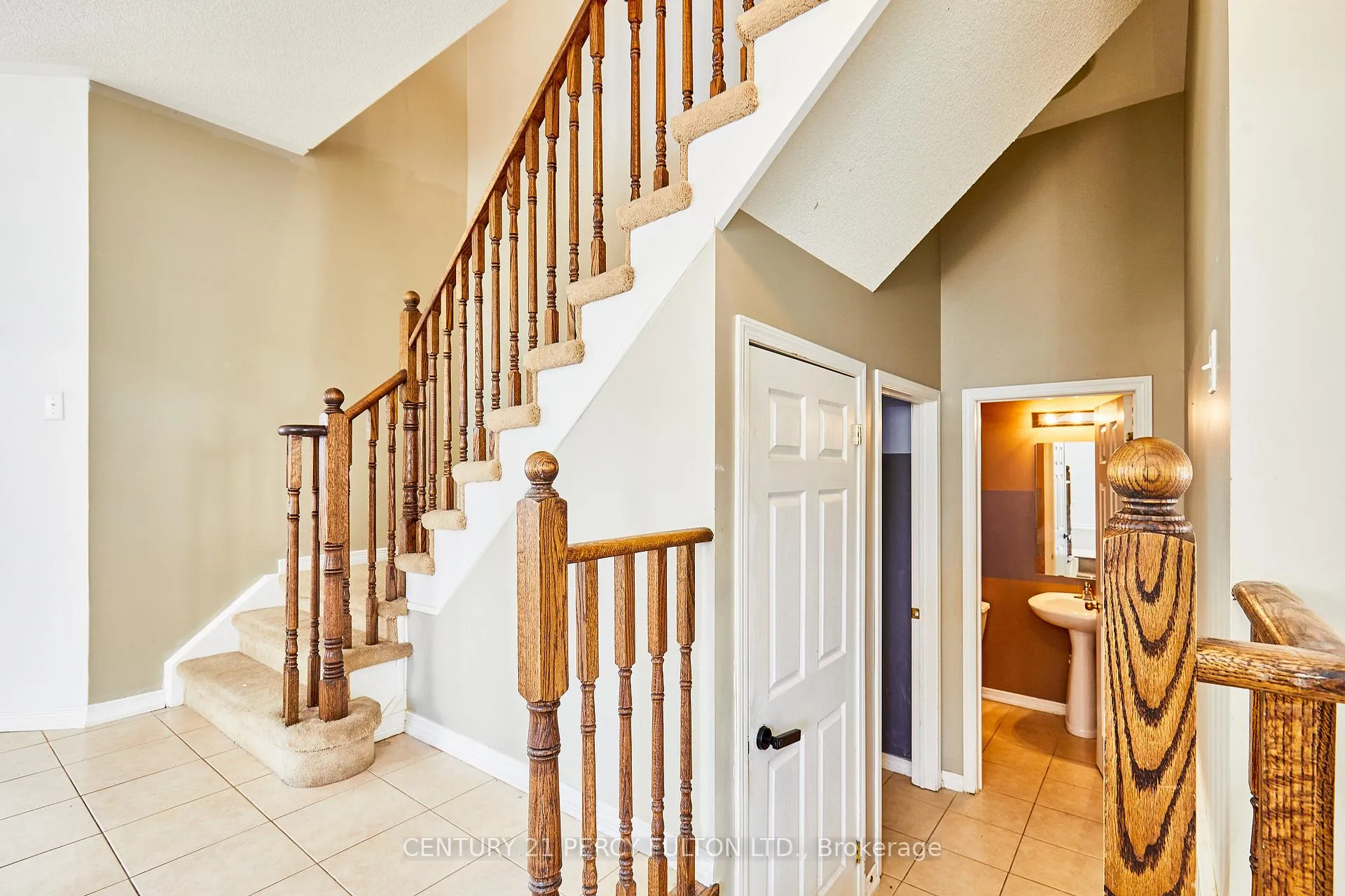 Photo 20 of 91 Laprade Square, Clarington, Bowmanville — HOMEH
