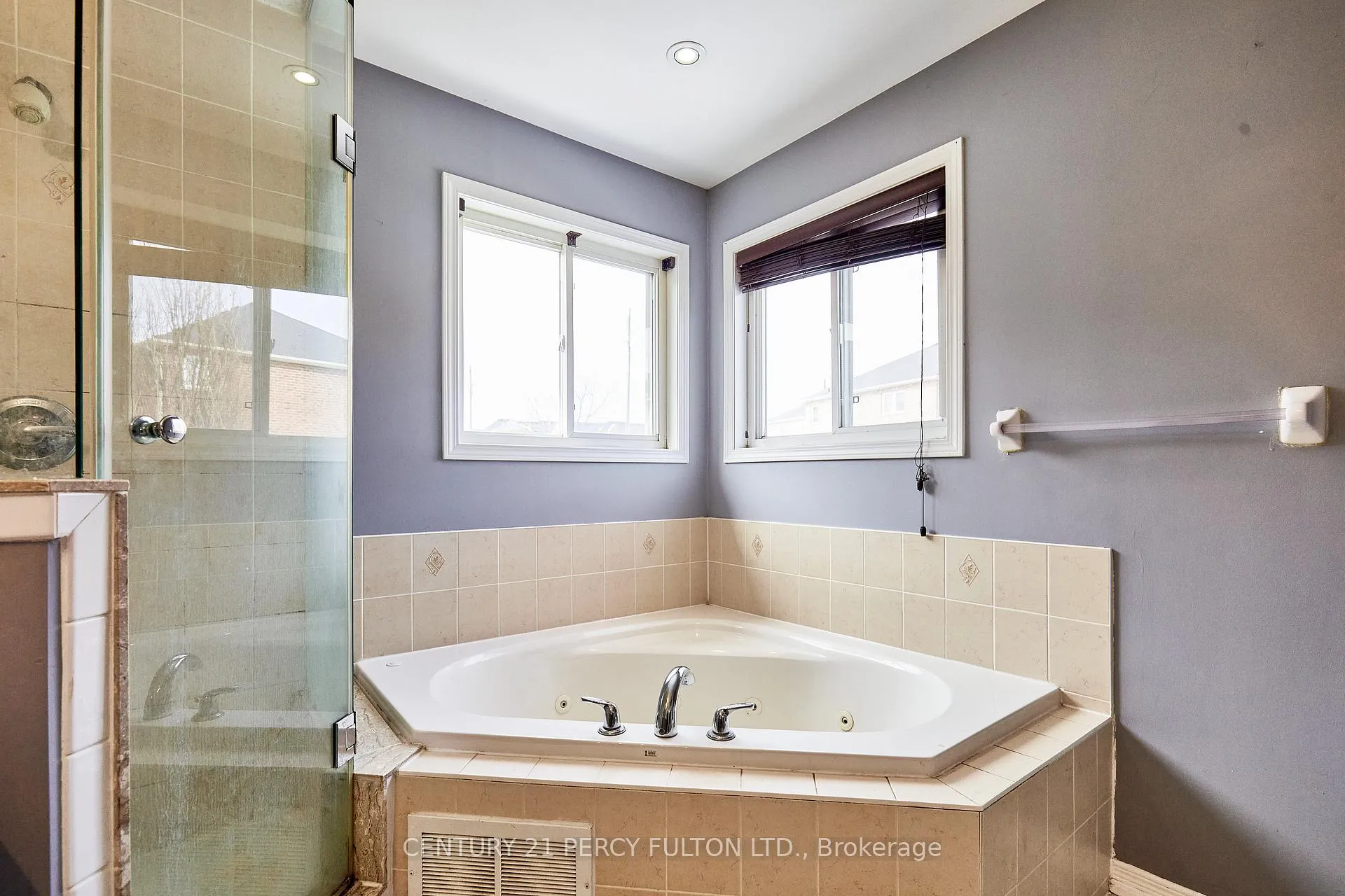 Photo 30 of 91 Laprade Square, Clarington, Bowmanville — HOMEH