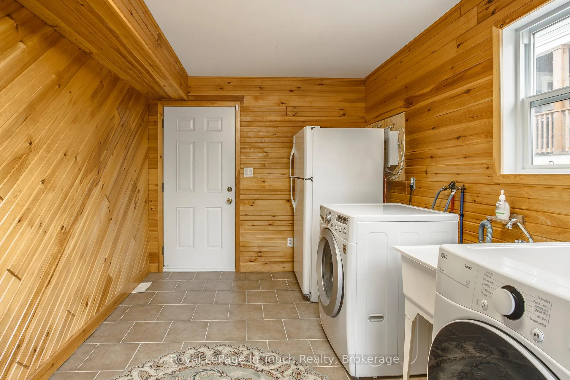 Photo 16 of 1751 Tiny Beaches Road S, Tiny, Rural Tiny — HOMEH