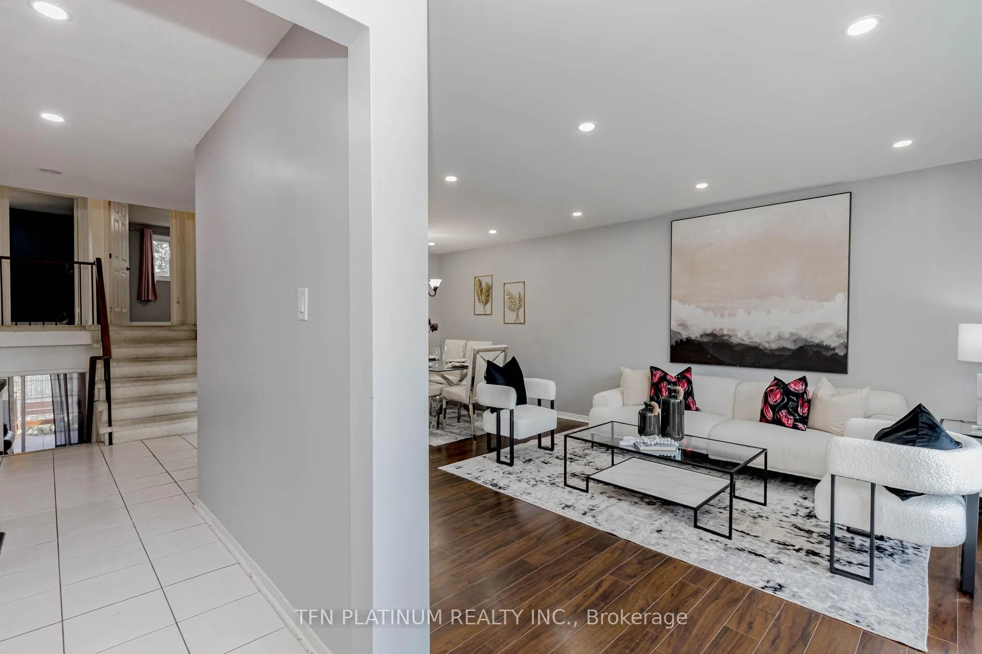 Photo 4 of 36 Tanager Square, Brampton, Heart Lake West — HOMEH
