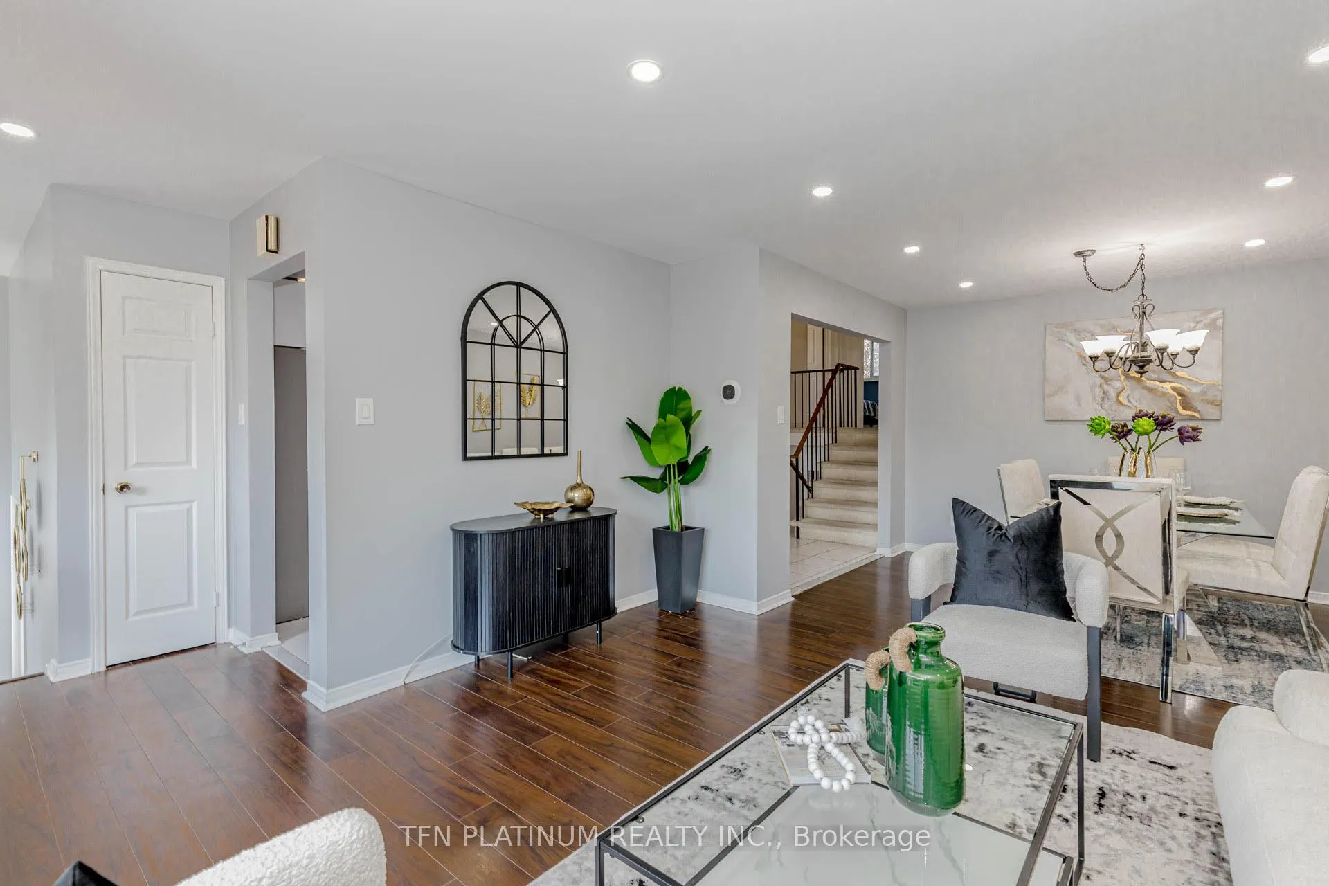 Photo 9 of 36 Tanager Square, Brampton, Heart Lake West — HOMEH