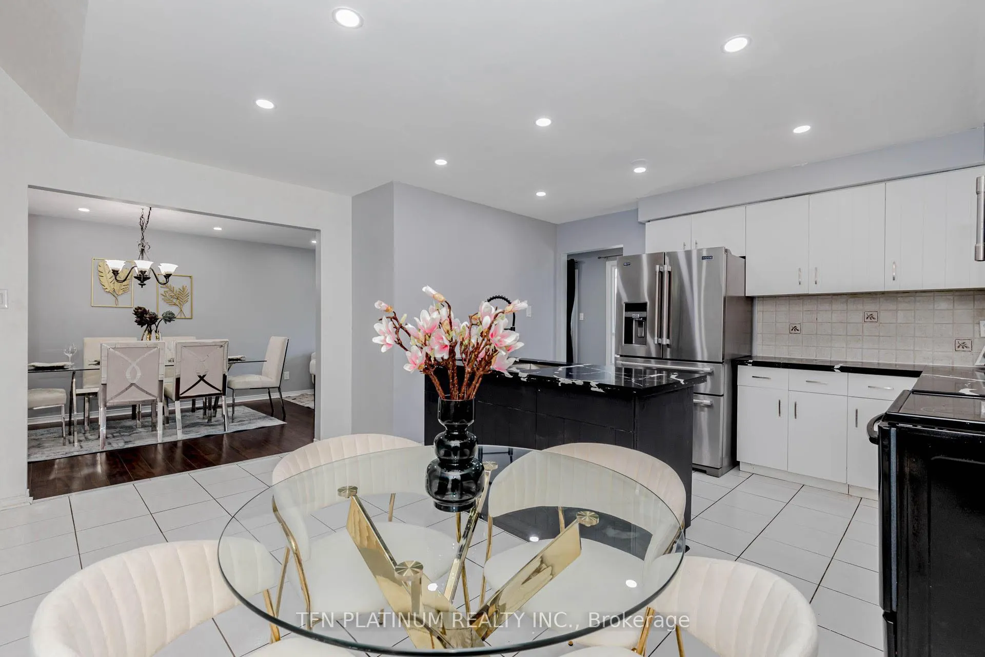 Photo 13 of 36 Tanager Square, Brampton, Heart Lake West — HOMEH