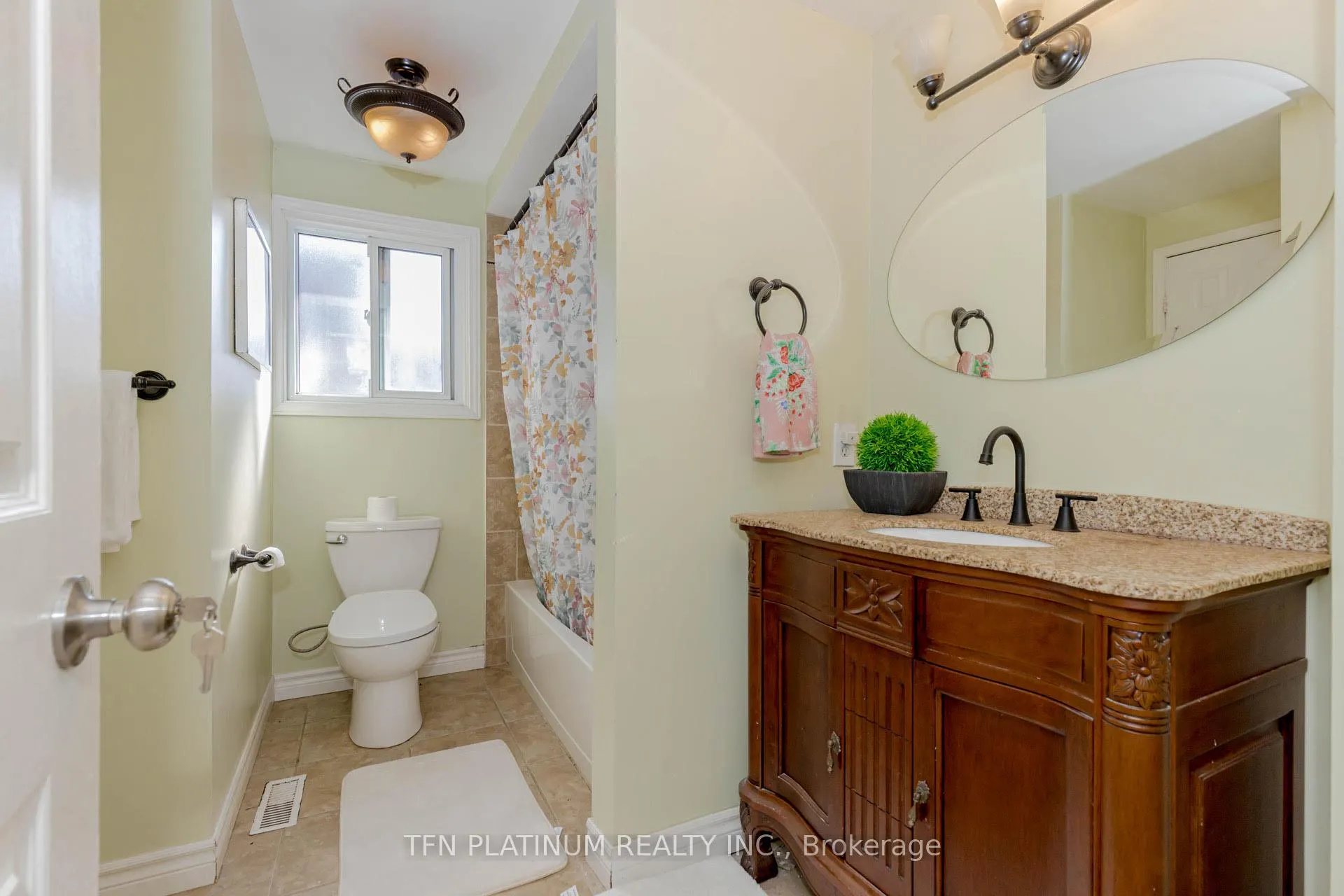 Photo 20 of 36 Tanager Square, Brampton, Heart Lake West — HOMEH