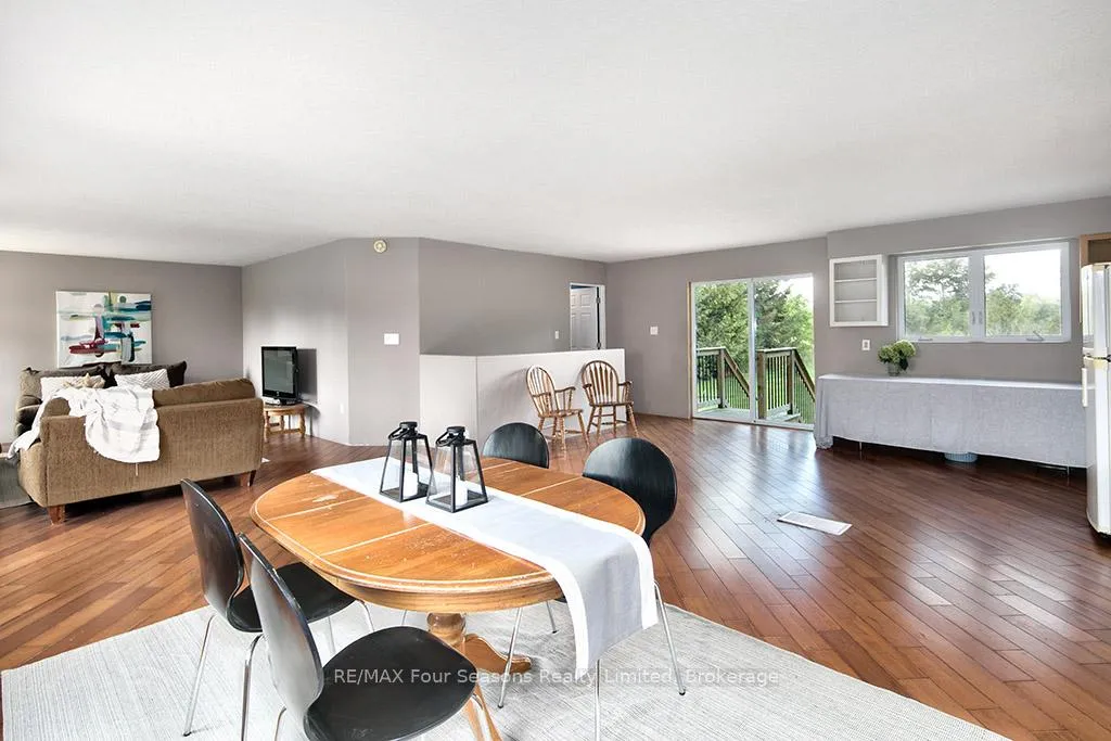Photo 11 of 98 George Street, Clearview, Creemore — HOMEH