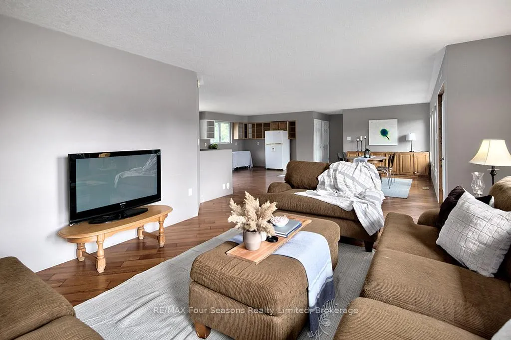 Photo 13 of 98 George Street, Clearview, Creemore — HOMEH