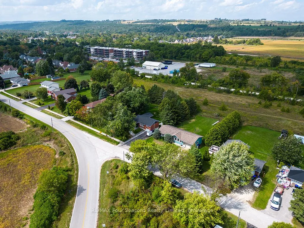 Photo 23 of 98 George Street, Clearview, Creemore — HOMEH