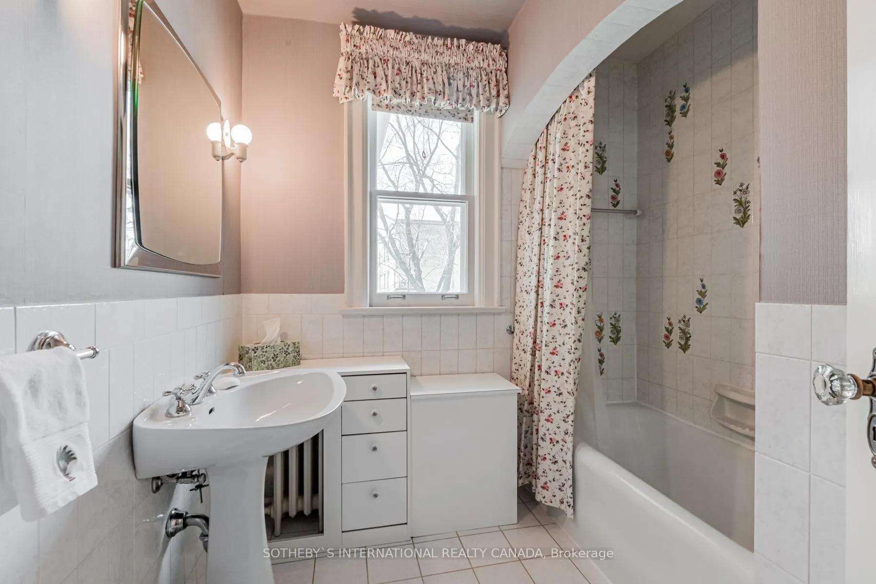 Photo 26 of 126 Highbourne Road, Toronto, Yonge-Eglinton — HOMEH