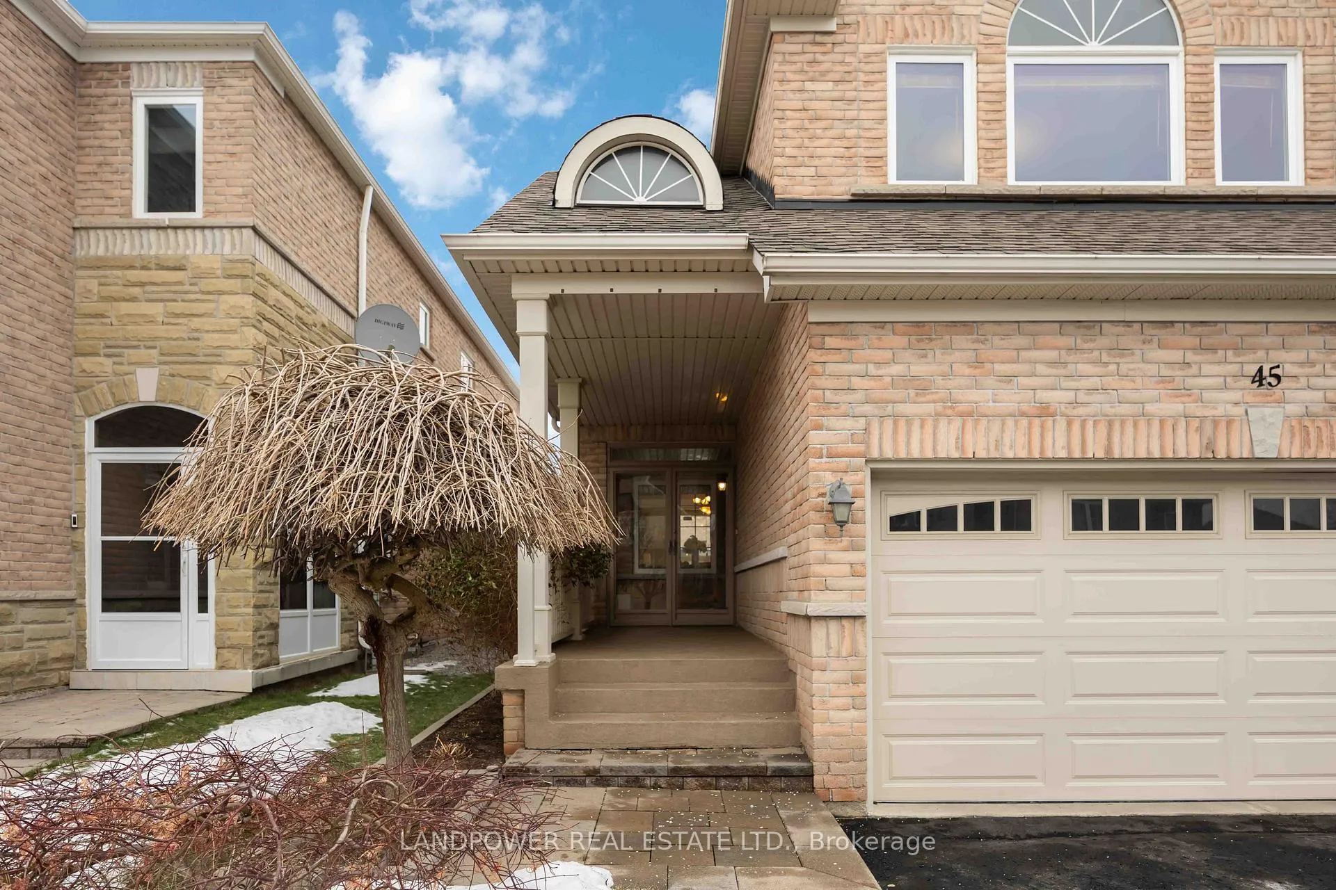 Photo 2 of 45 Oxfordshire Street, Markham, Berczy — HOMEH