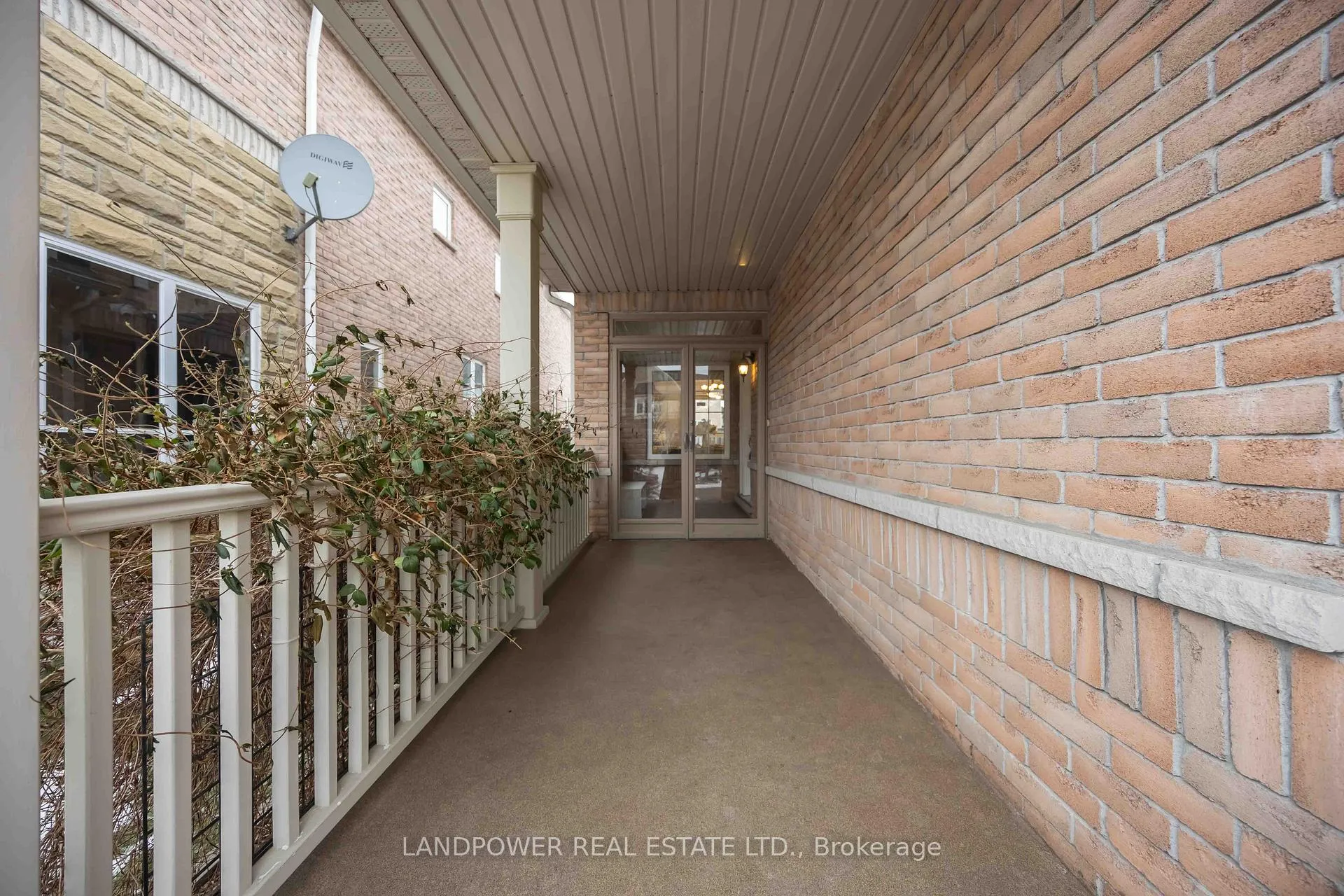 Photo 3 of 45 Oxfordshire Street, Markham, Berczy — HOMEH