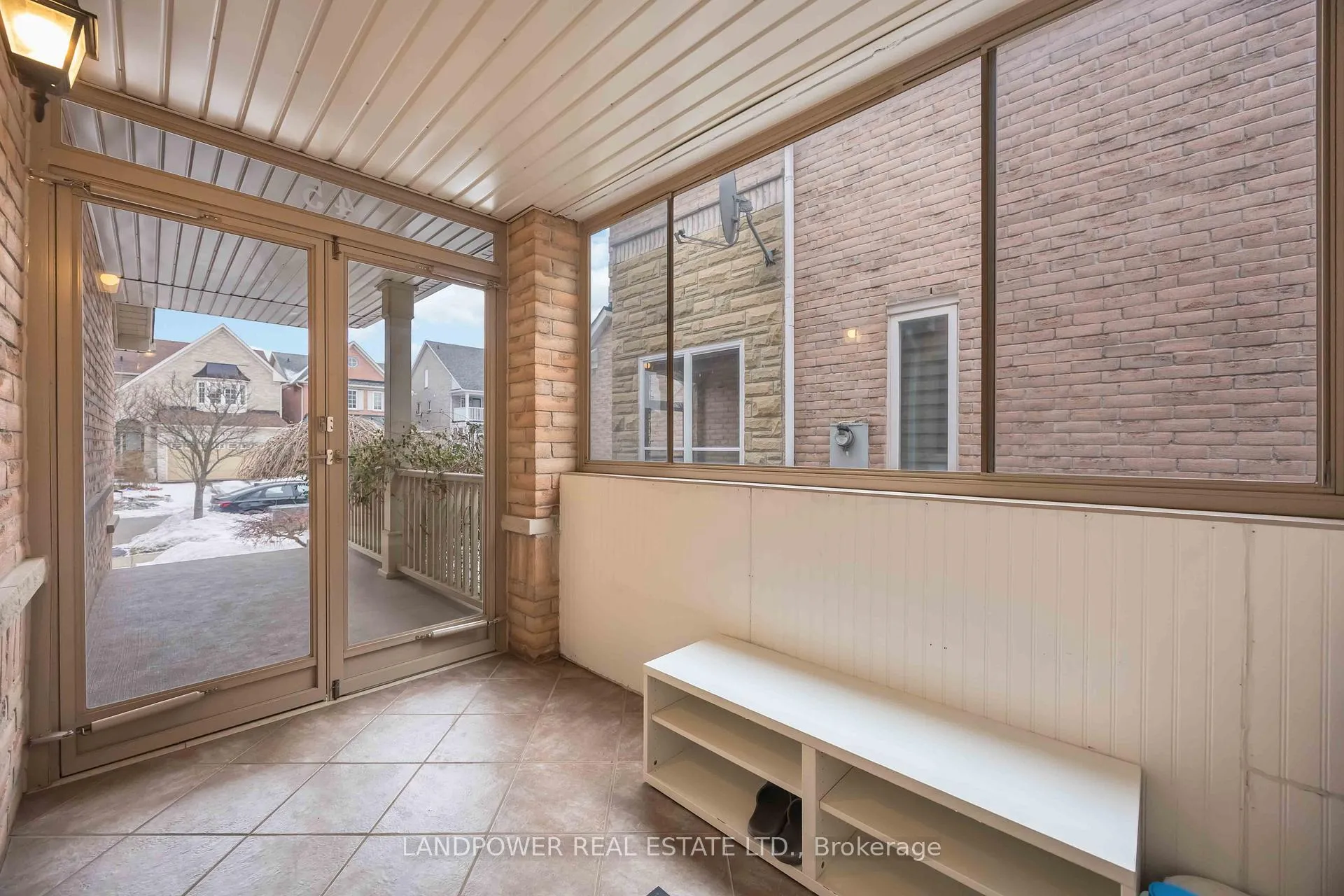 Photo 4 of 45 Oxfordshire Street, Markham, Berczy — HOMEH