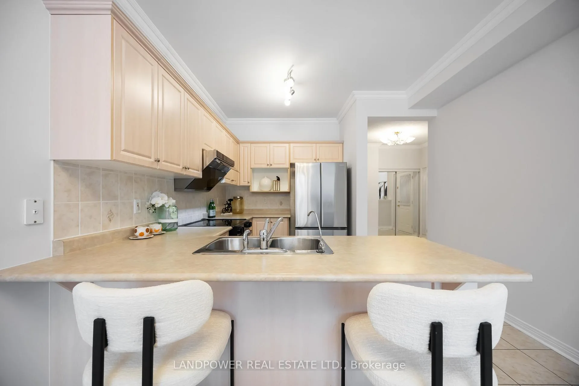 Photo 24 of 45 Oxfordshire Street, Markham, Berczy — HOMEH