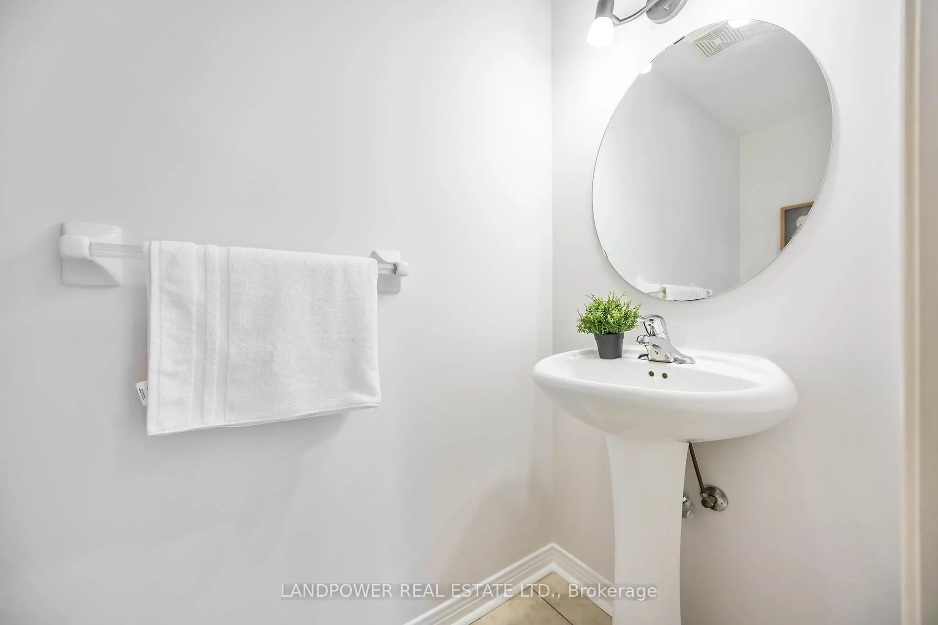 Photo 25 of 45 Oxfordshire Street, Markham, Berczy — HOMEH