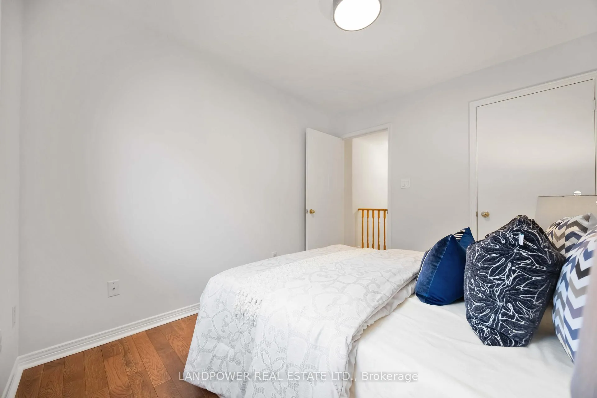 Photo 33 of 45 Oxfordshire Street, Markham, Berczy — HOMEH