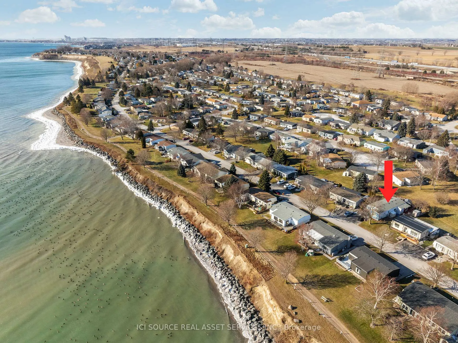 Photo 2 of 84 Bluffs Road, Clarington, Bowmanville — HOMEH