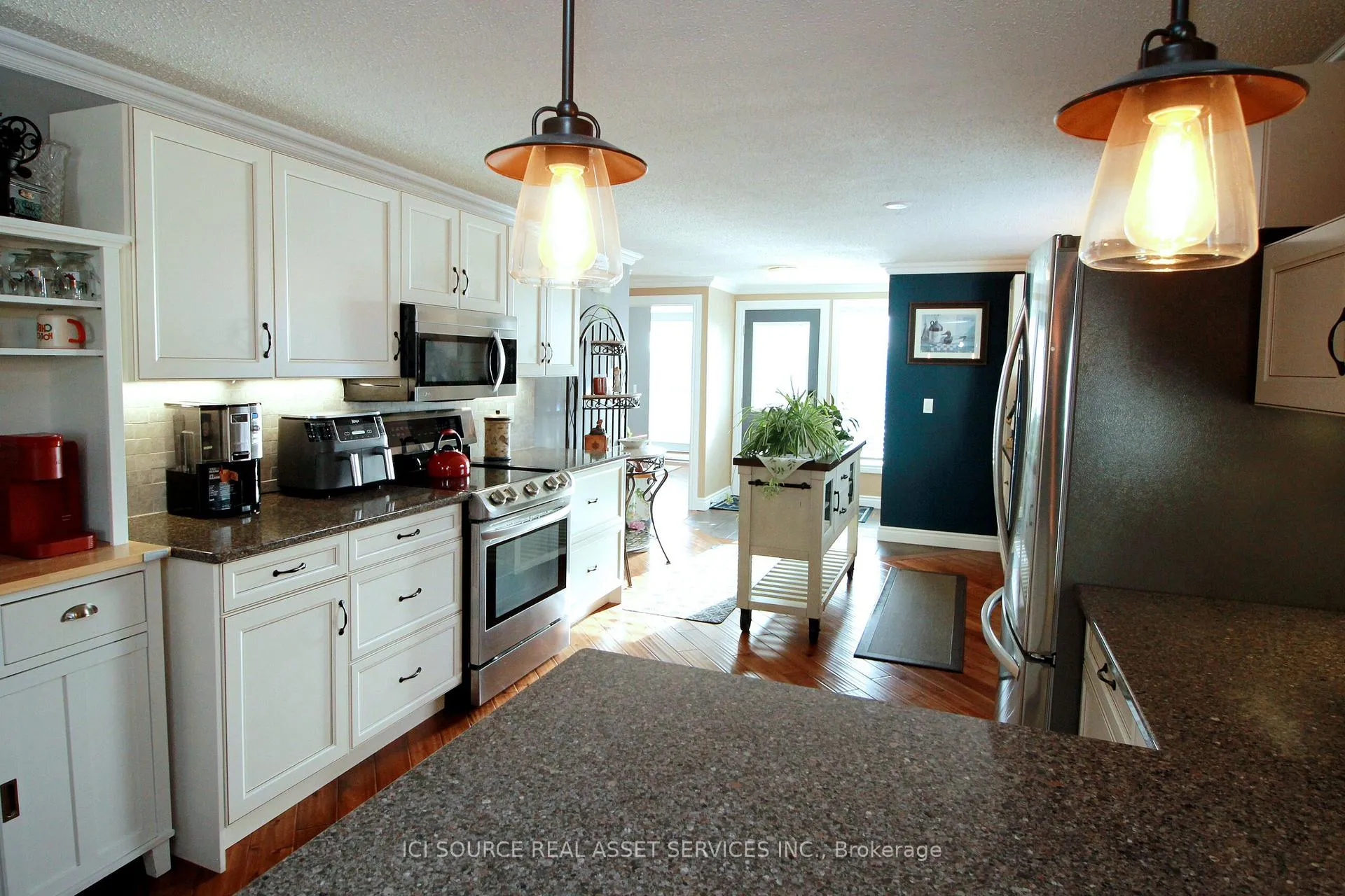 Photo 4 of 84 Bluffs Road, Clarington, Bowmanville — HOMEH